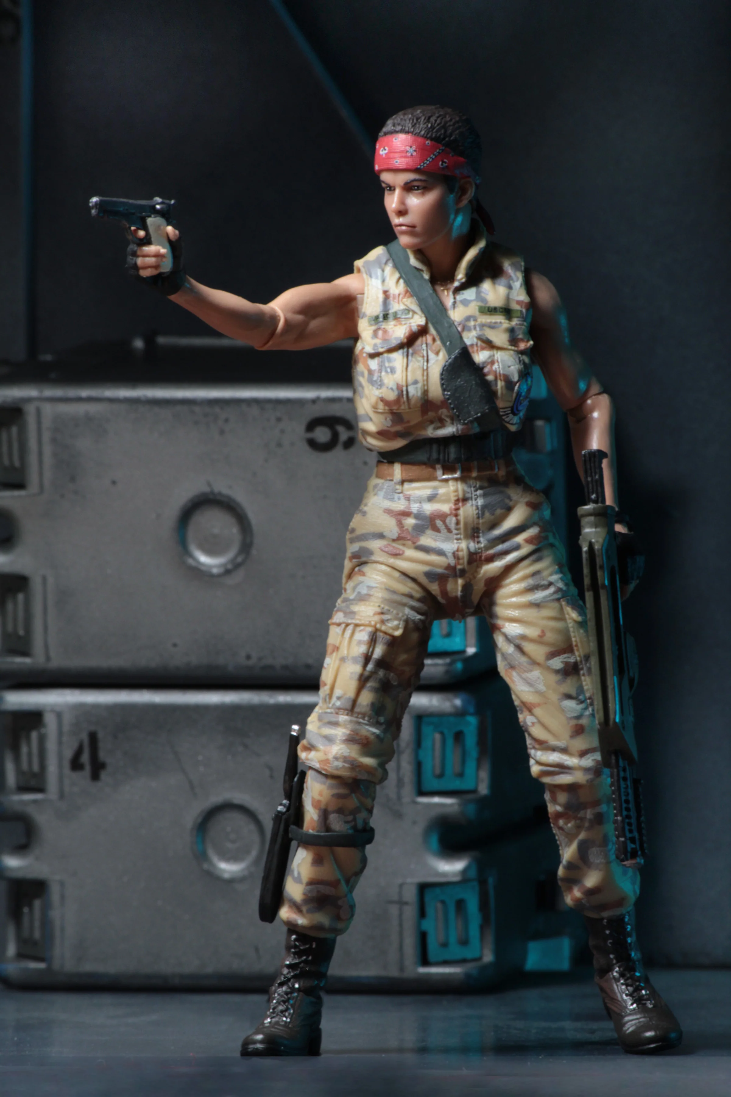 Aliens - Series 12 - Vasquez 7" Scale Action Figure (BDUs) - Image 3