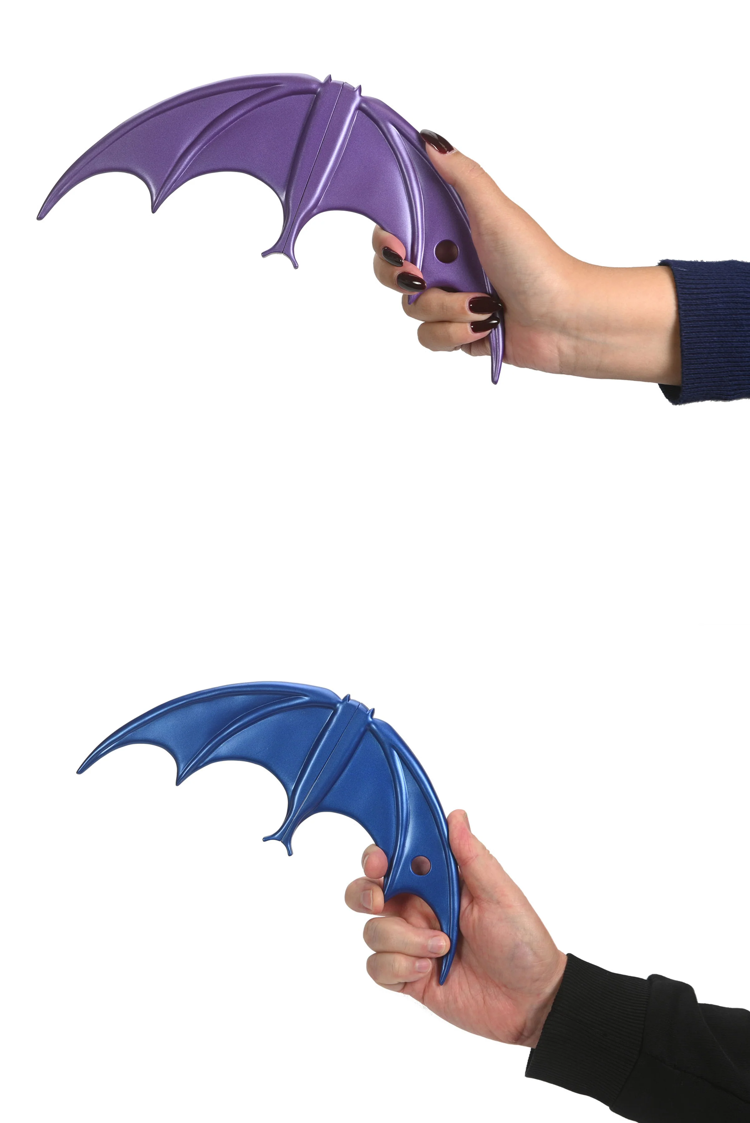 Batman (1966 TV) – Prop Replicas – Batgirl and Robin’s Batarangs 2-pack - Image 3