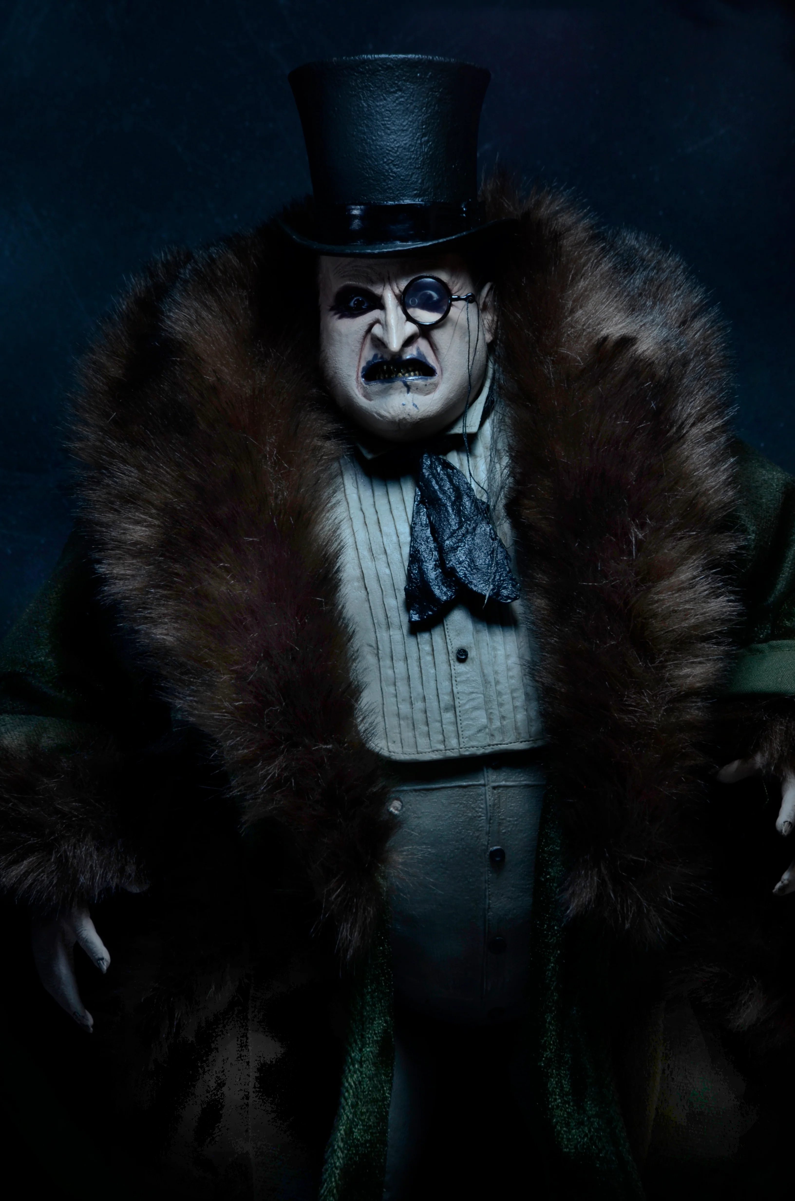 Batman Returns - 1/4 Scale Action Figure - Penguin (Danny Devito)