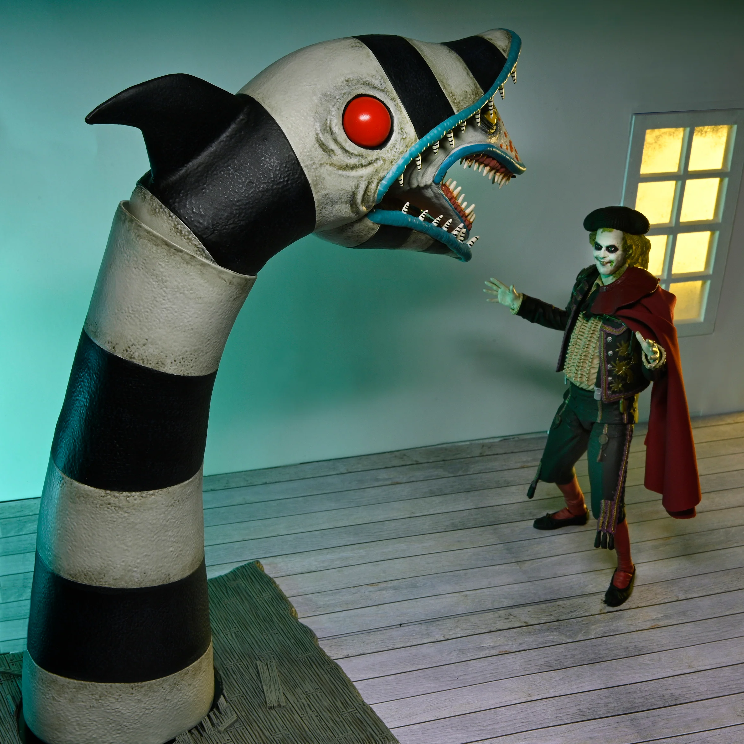 Beetlejuice Beetlejuice - Ultimate Matador Beetlejuice & Sandworm 7" Scale Action Figure 2-Pack - Image 4