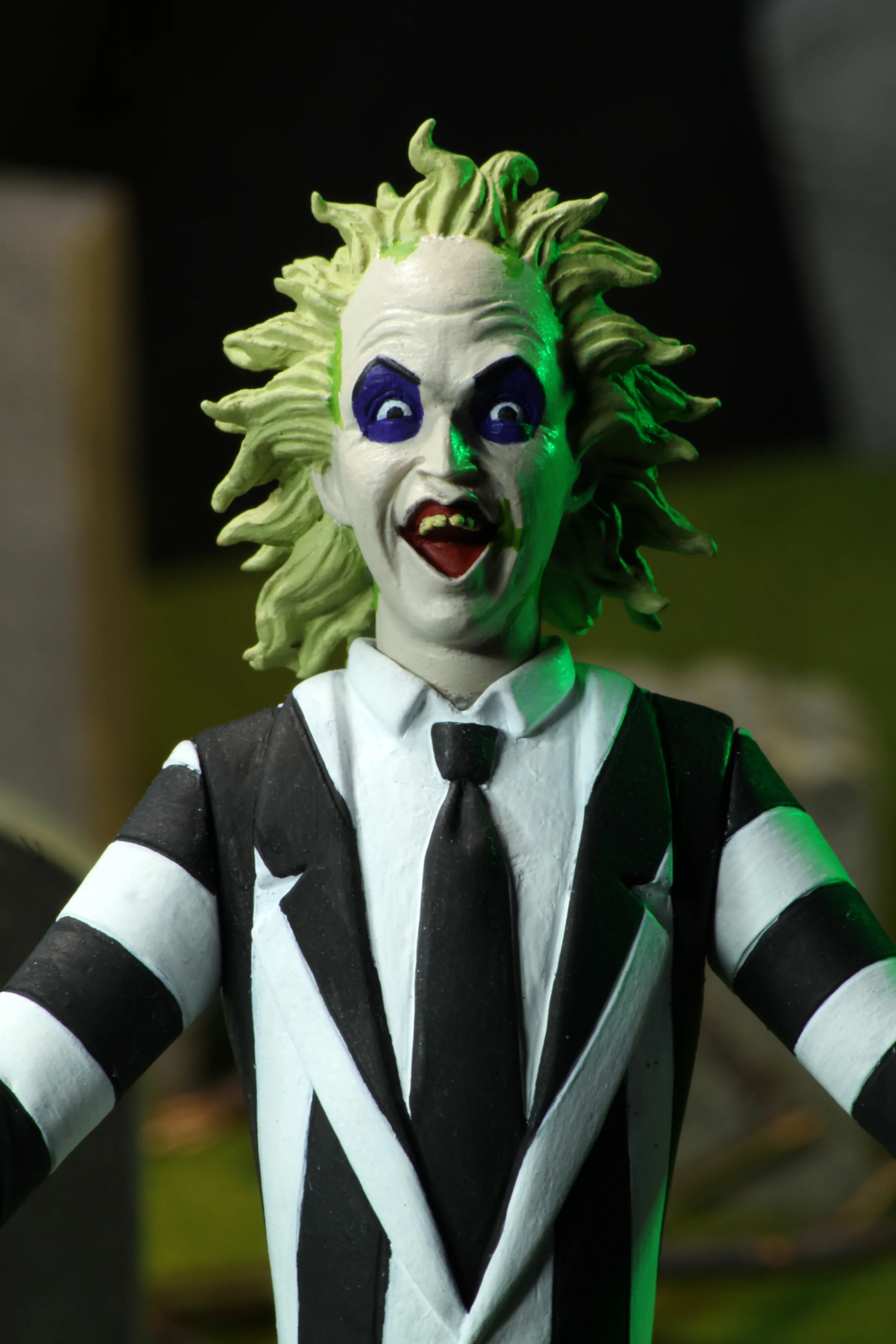Beetlejuice (1988) - Toony Terrors Beetlejuice 6” Scale Action Figure - Image 3