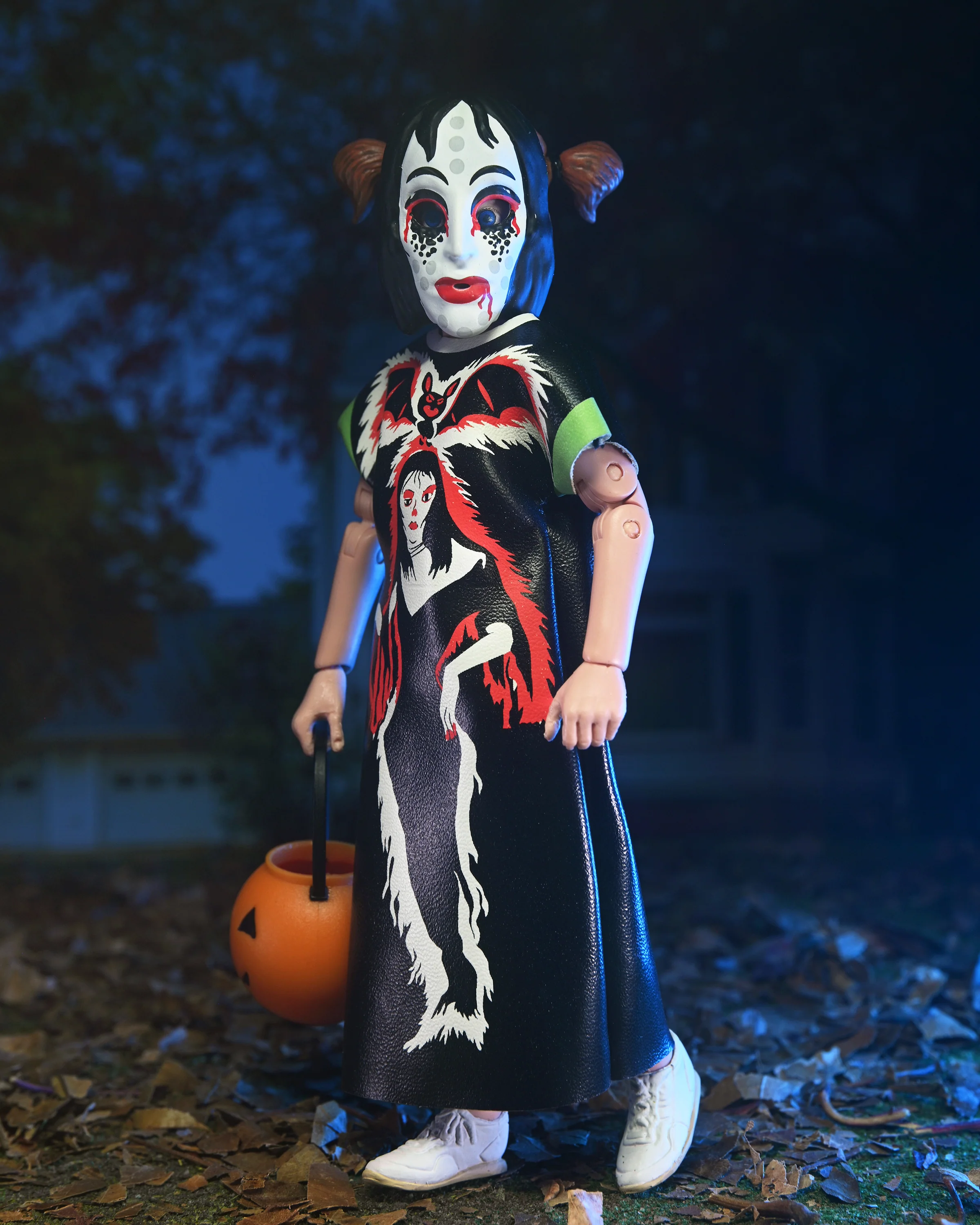 Ben Cooper Costume Kids Collection - Series 2 Costumed Action Figure Bundle (Devil V.2, Dracula, Vampire Girl, Phantom & Witch) - Image 13