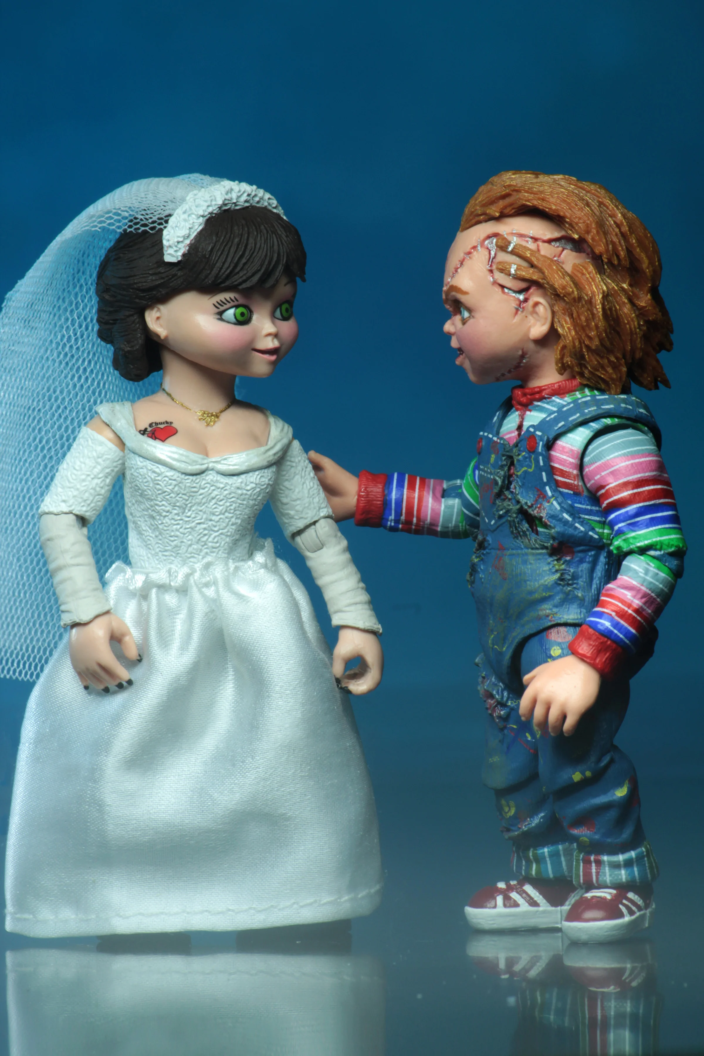 Bride of Chucky - Ultimate Chucky & Tiffany 7" Scale Action Figure (2-Pack) - Image 2