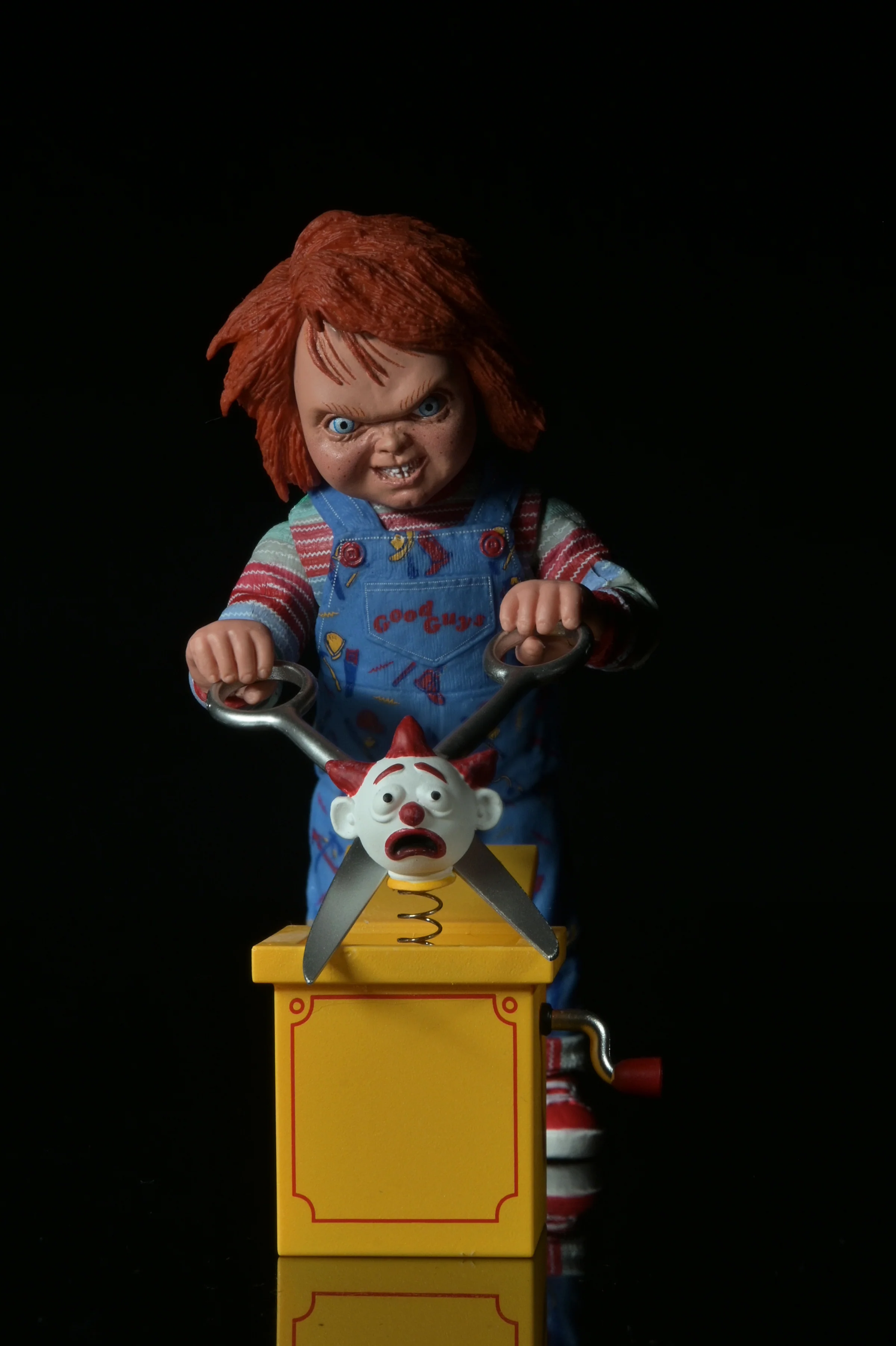 Child's Play 2 - Ultimate Chucky 7” Scale Action Figure