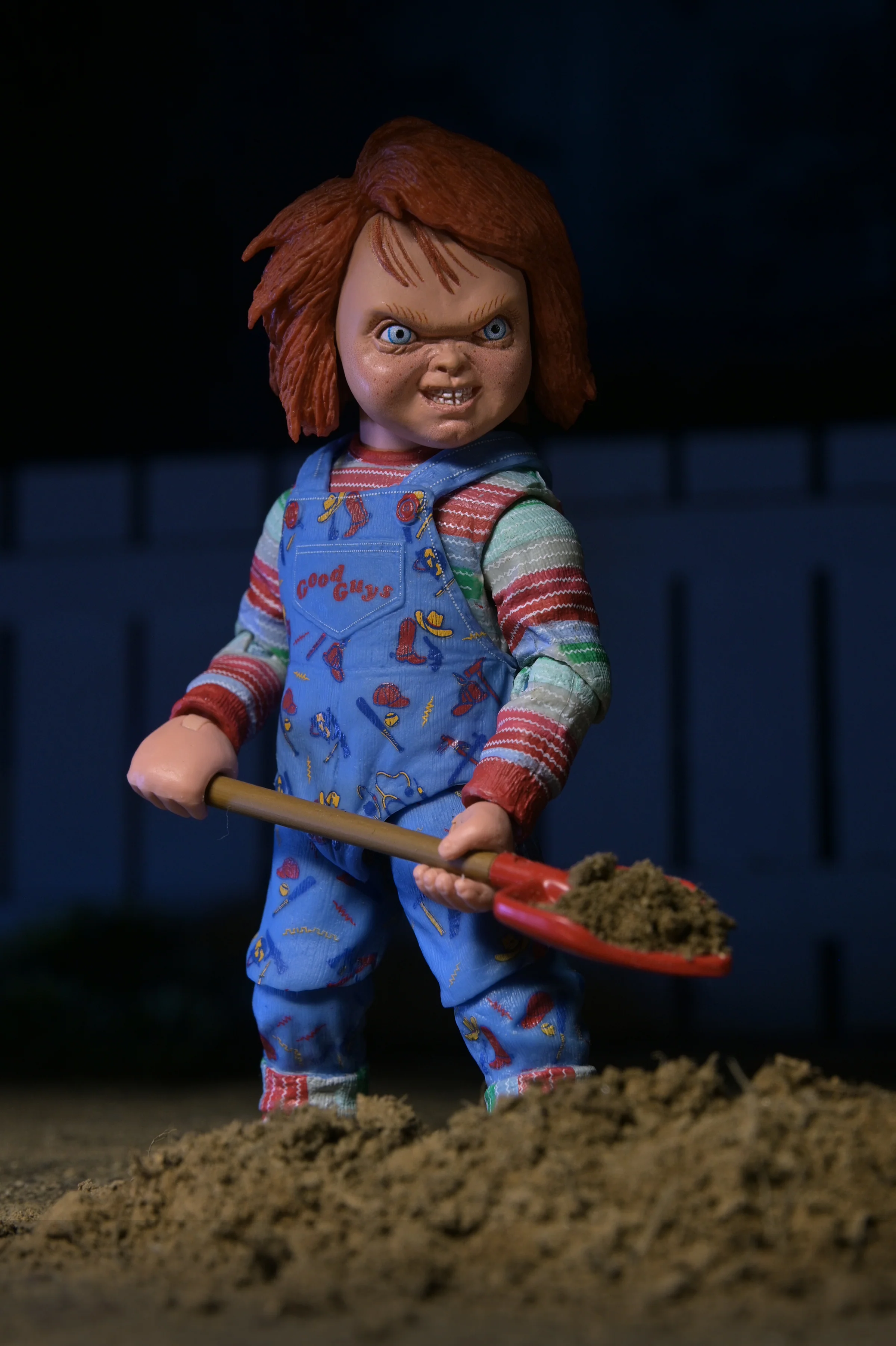 Child's Play 2 - Ultimate Chucky 7” Scale Action Figure - Image 2