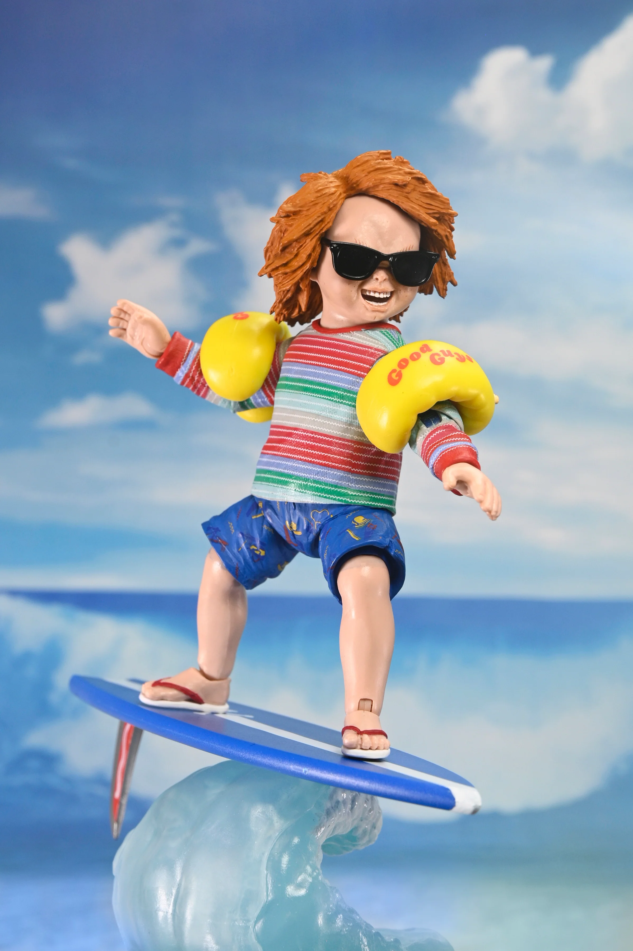 Child's Play 3 - Ultimate Surf's Up Chucky 7" Scale Action Figure (2025 Con Exclusive) (PRE-ORDER) - Image 5