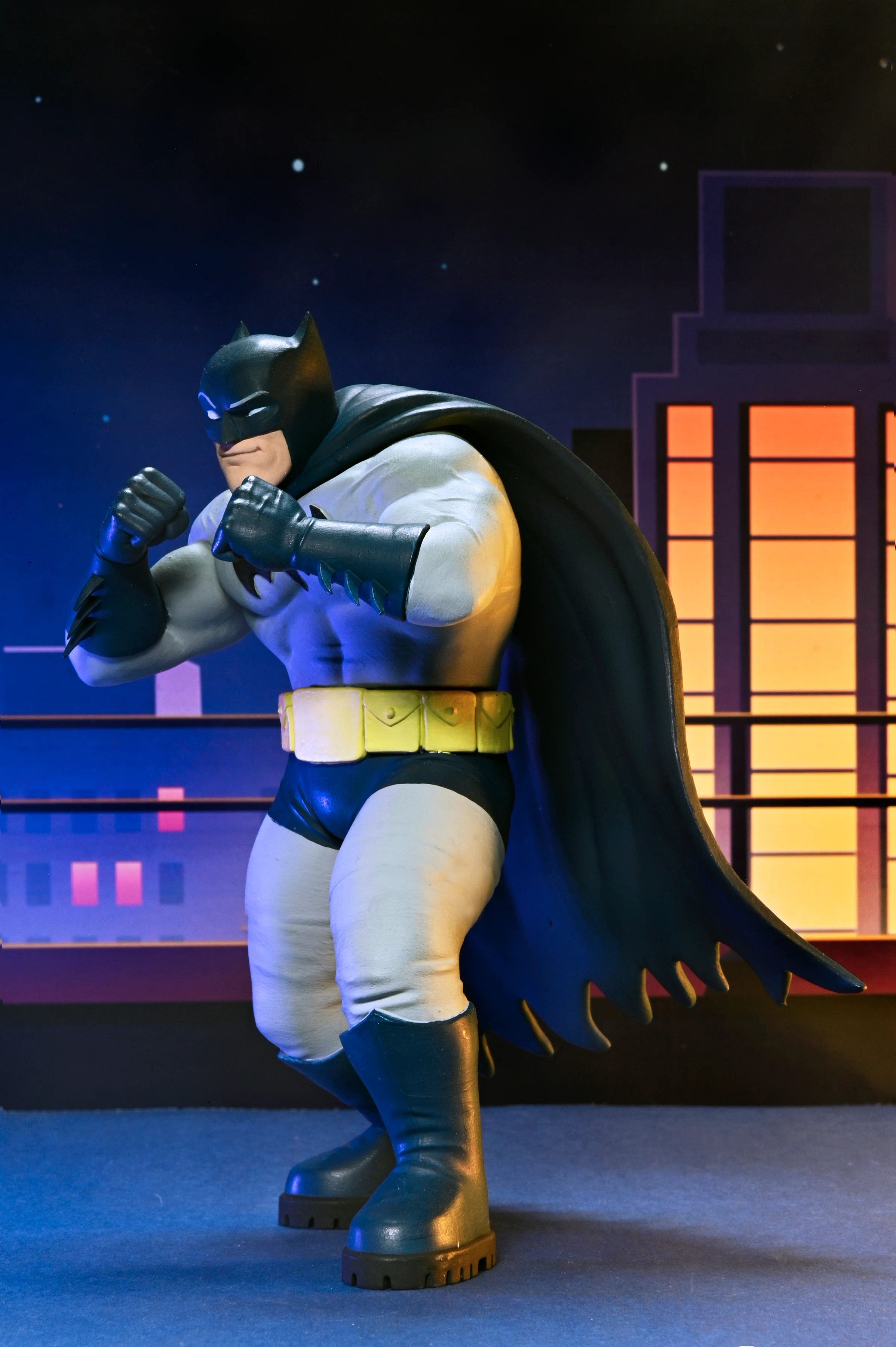 DC Comics (Classic Comics) - Toony Classics Batman 6" Scale Action Figure (Blue Suit) - Image 3