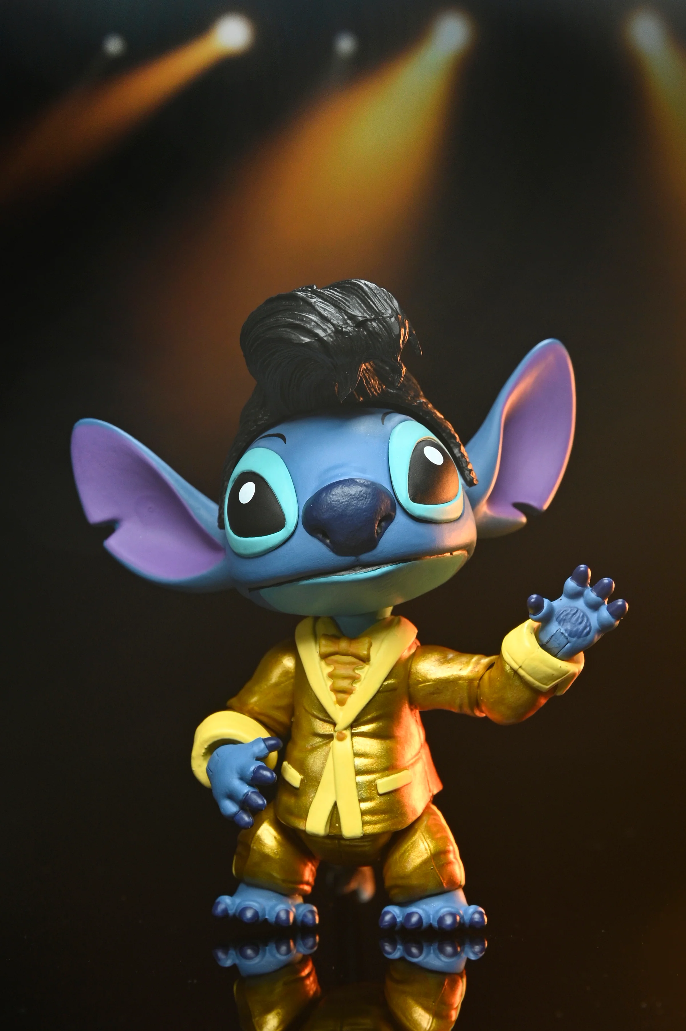 Disney Stitch - Ultimate Gold Suit Elvis 7" Scale Action Figure - Image 2