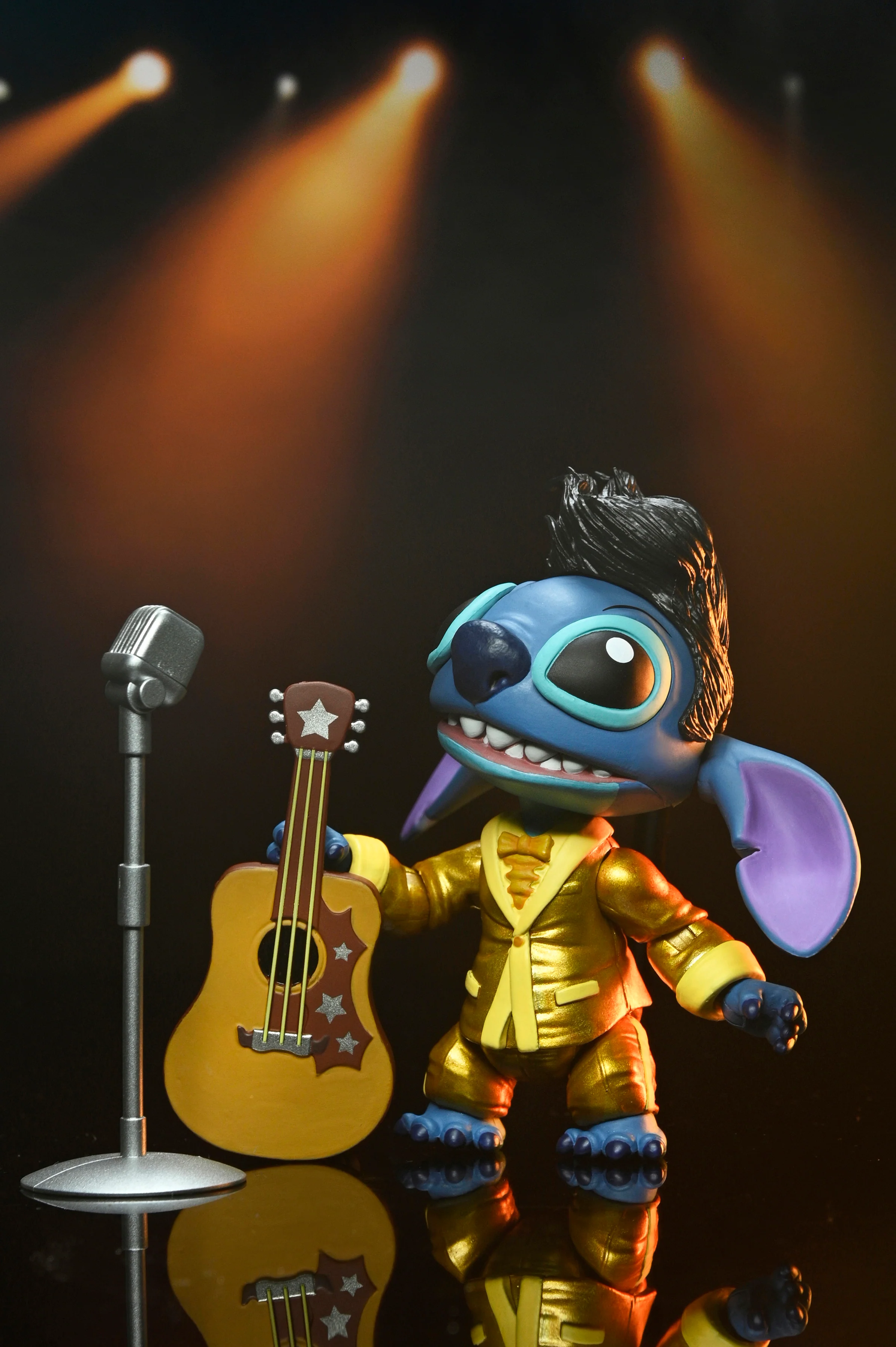Disney Stitch - Ultimate Gold Suit Elvis 7" Scale Action Figure - Image 3