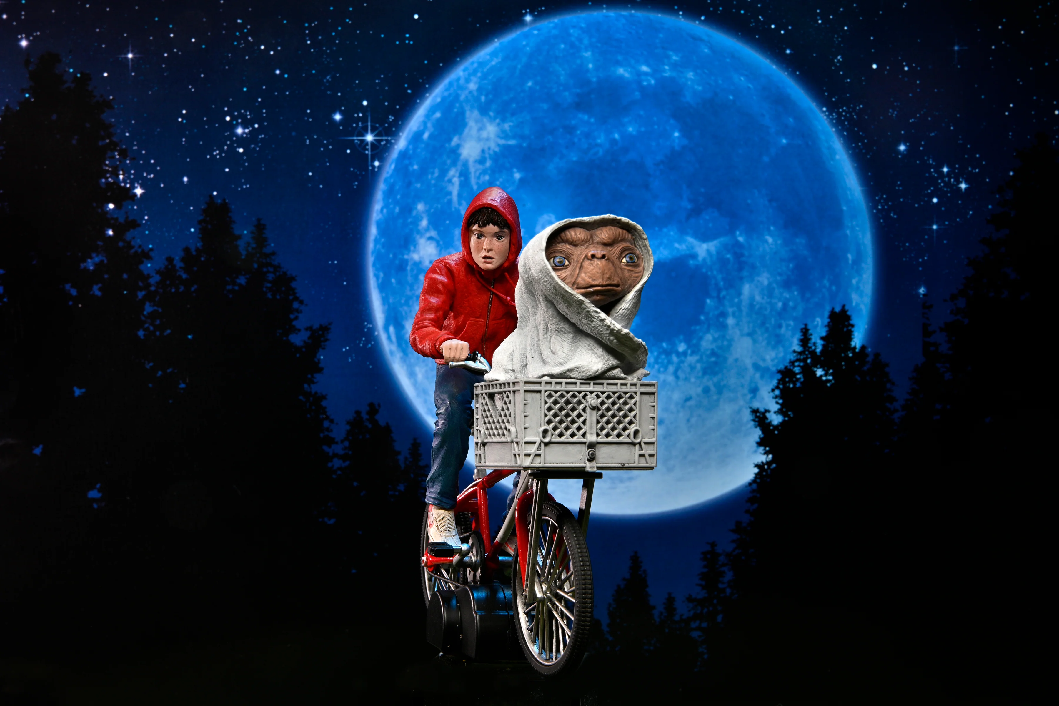 E.T. The Extra-Terrestrial - Elliott & E.T. on Bicycle (40th Anniversary) 7" Scale Action Figure - Image 2
