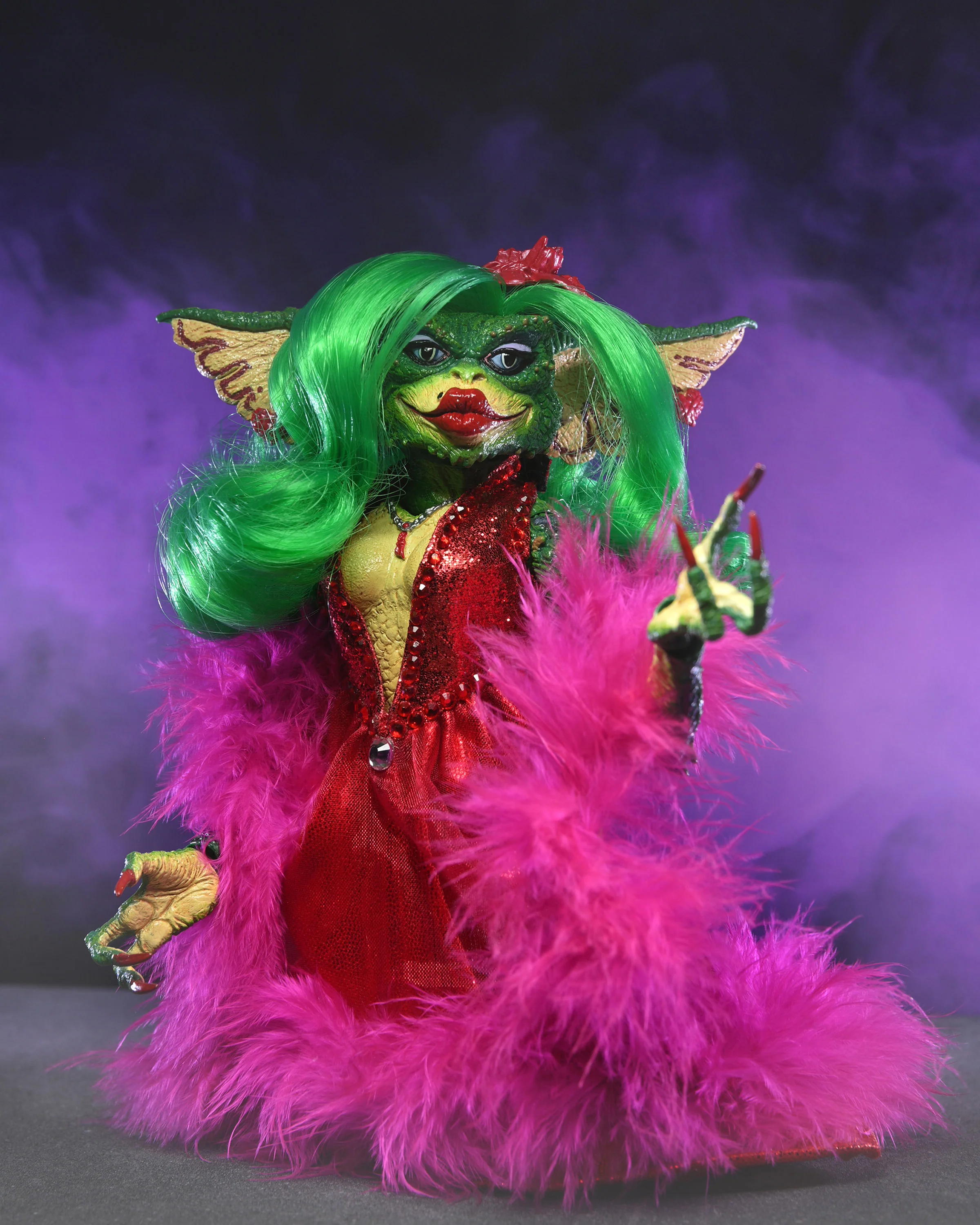 Gremlins 2 - Ultimate Showgirl Greta 7” Scale Action Figure (2023 Con Exclusive) - Image 3
