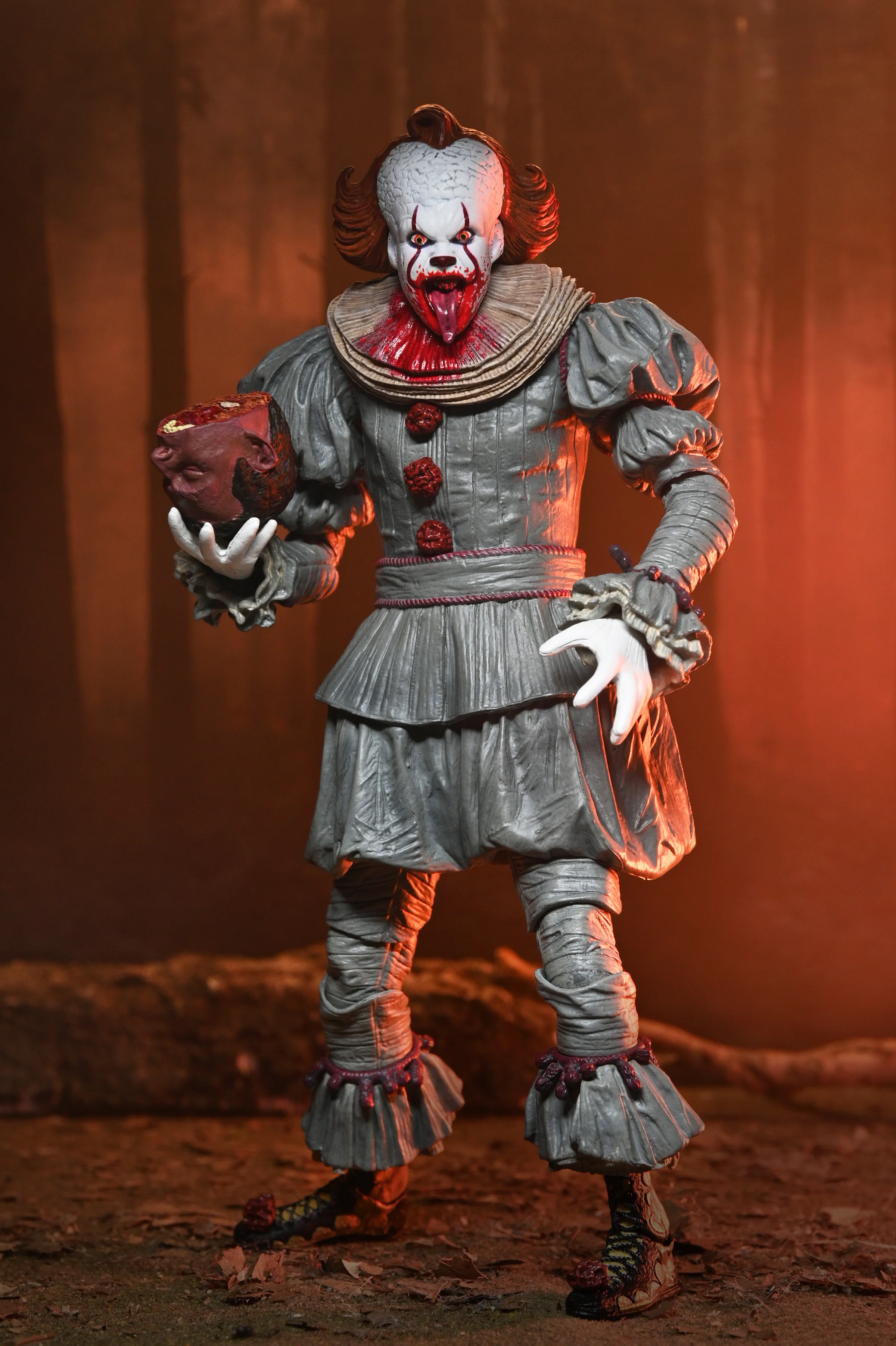 IT: Welcome to Derry - Ultimate Pennywise 7" Scale Action Figure (PRE-ORDER) - Image 2
