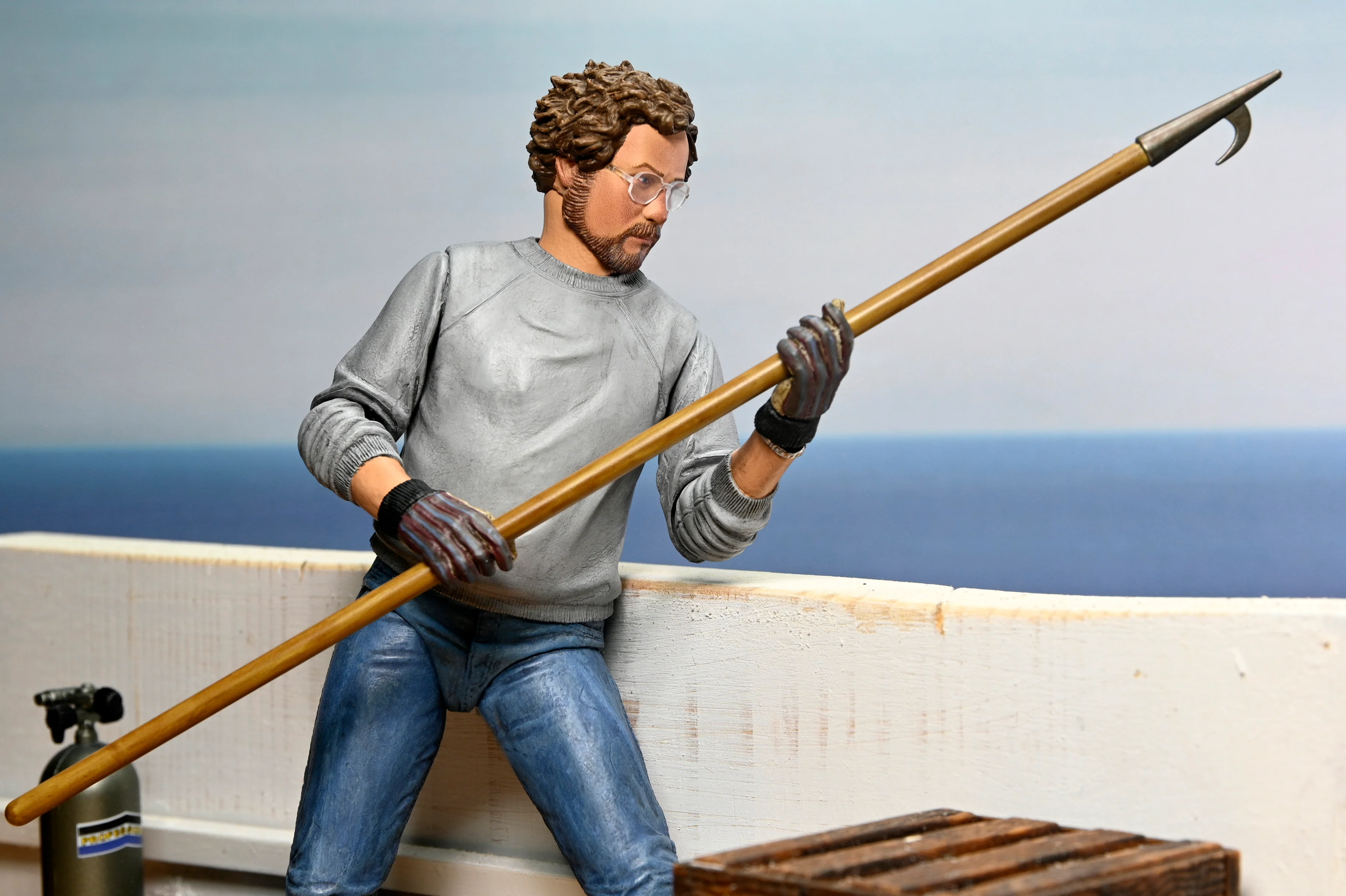 Jaws - 50th Anniversary Ultimate Matt Hooper (Amity Arrival) 7” Scale Action Figure - Image 9