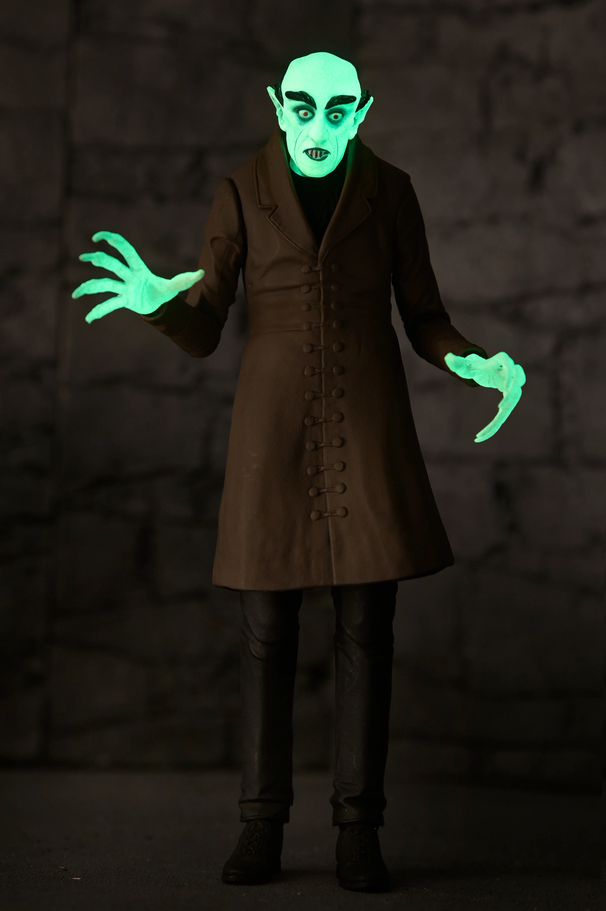 Nosferatu - Retro Glow-in-the-Dark Count Orlok 7” Scale Action Figure (2024 Con Exclusive) - Image 2