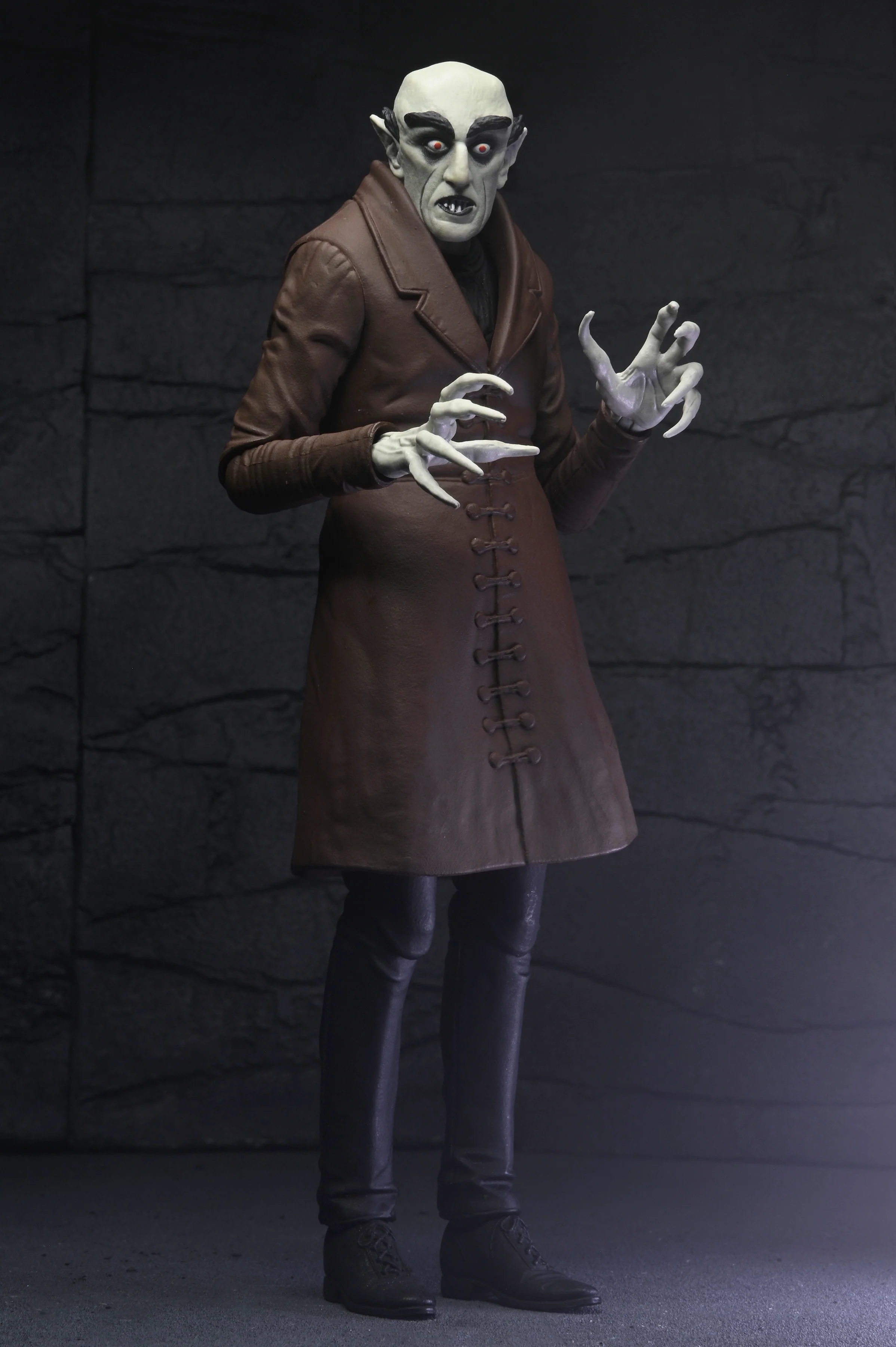 Nosferatu - Retro Glow-in-the-Dark Count Orlok 7” Scale Action Figure (2024 Con Exclusive) - Image 5