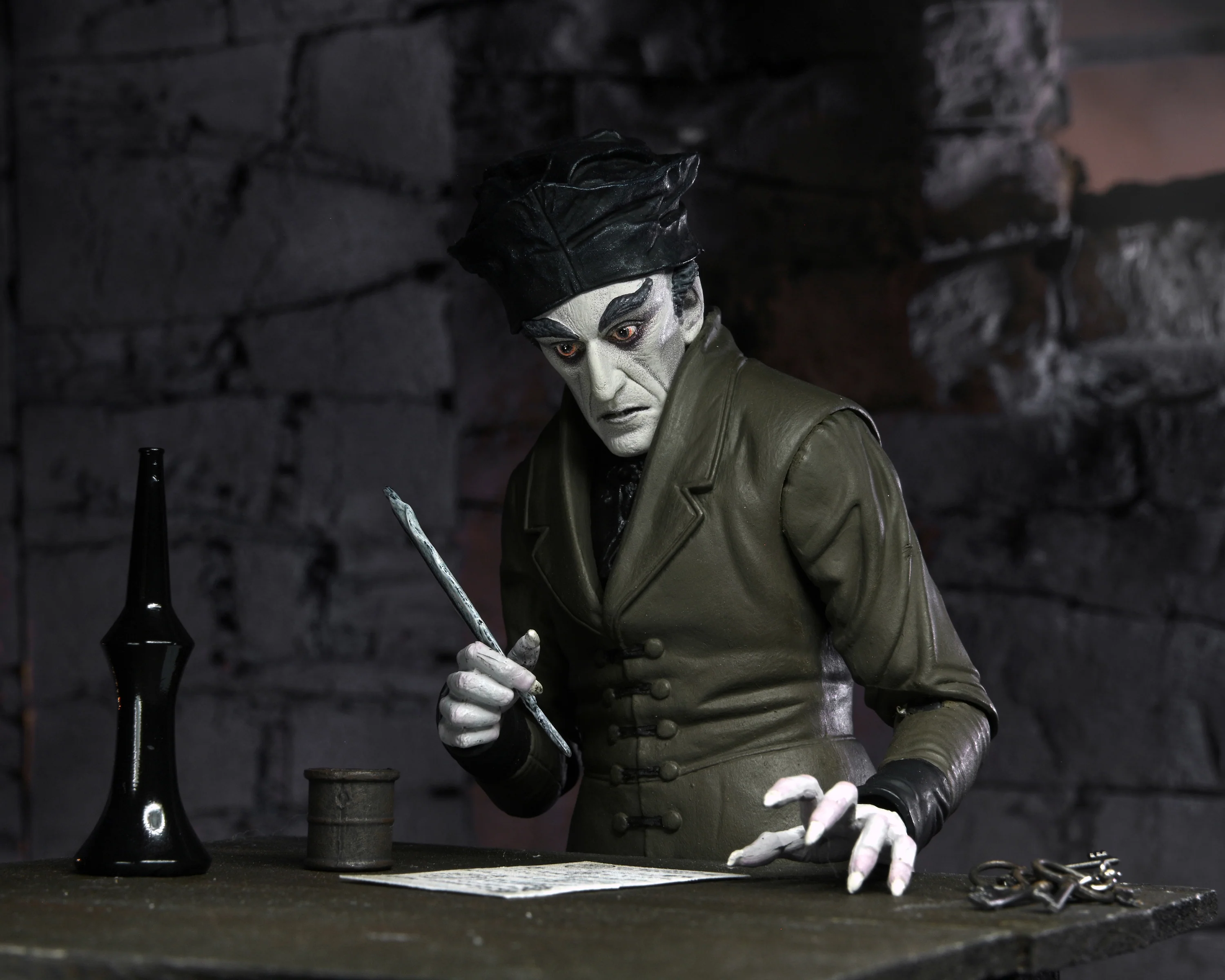 Nosferatu - Ultimate Count Orlok 7” Scale Action Figure (Color) - Image 16