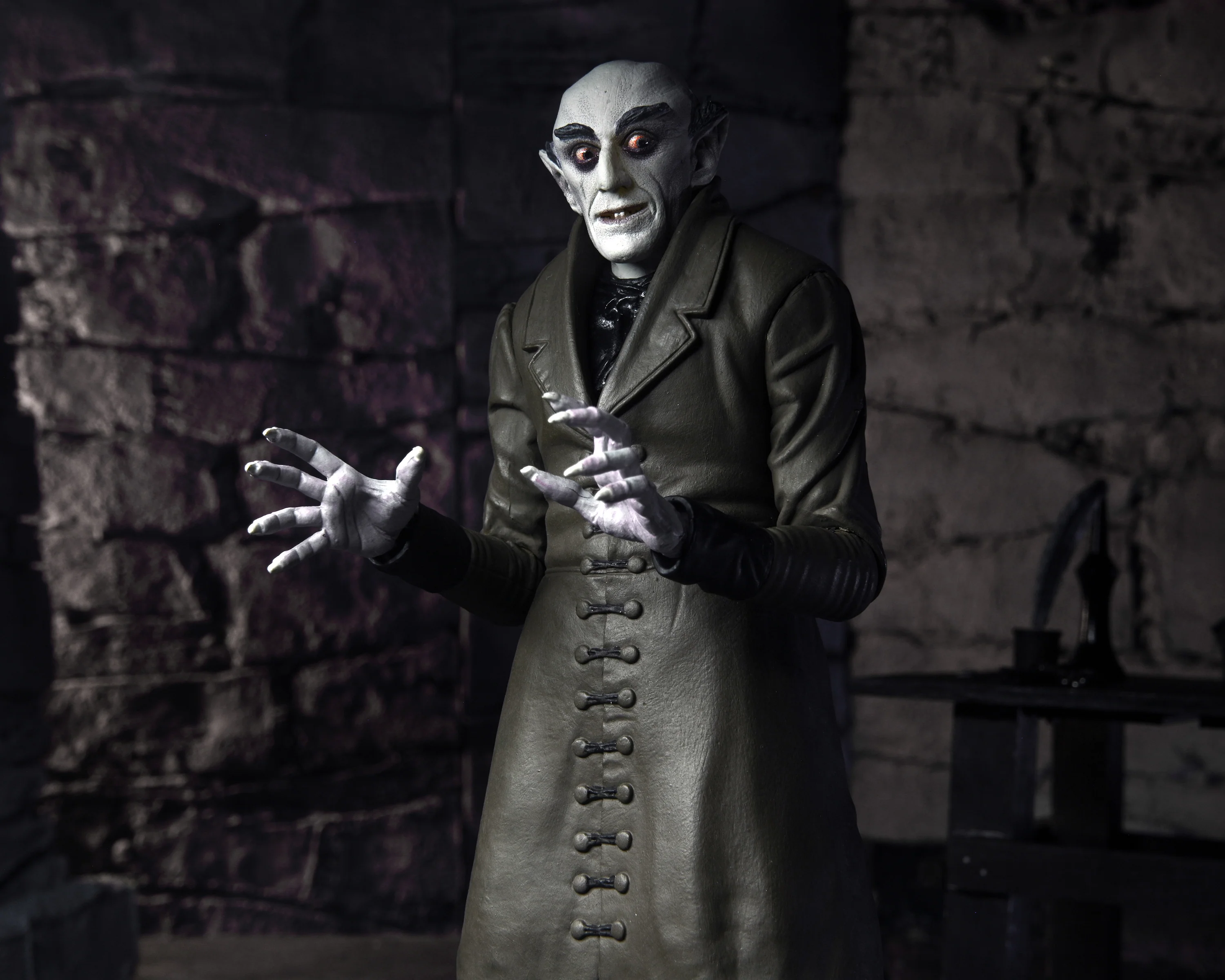 Nosferatu - Ultimate Count Orlok 7” Scale Action Figure (Color) - Image 17