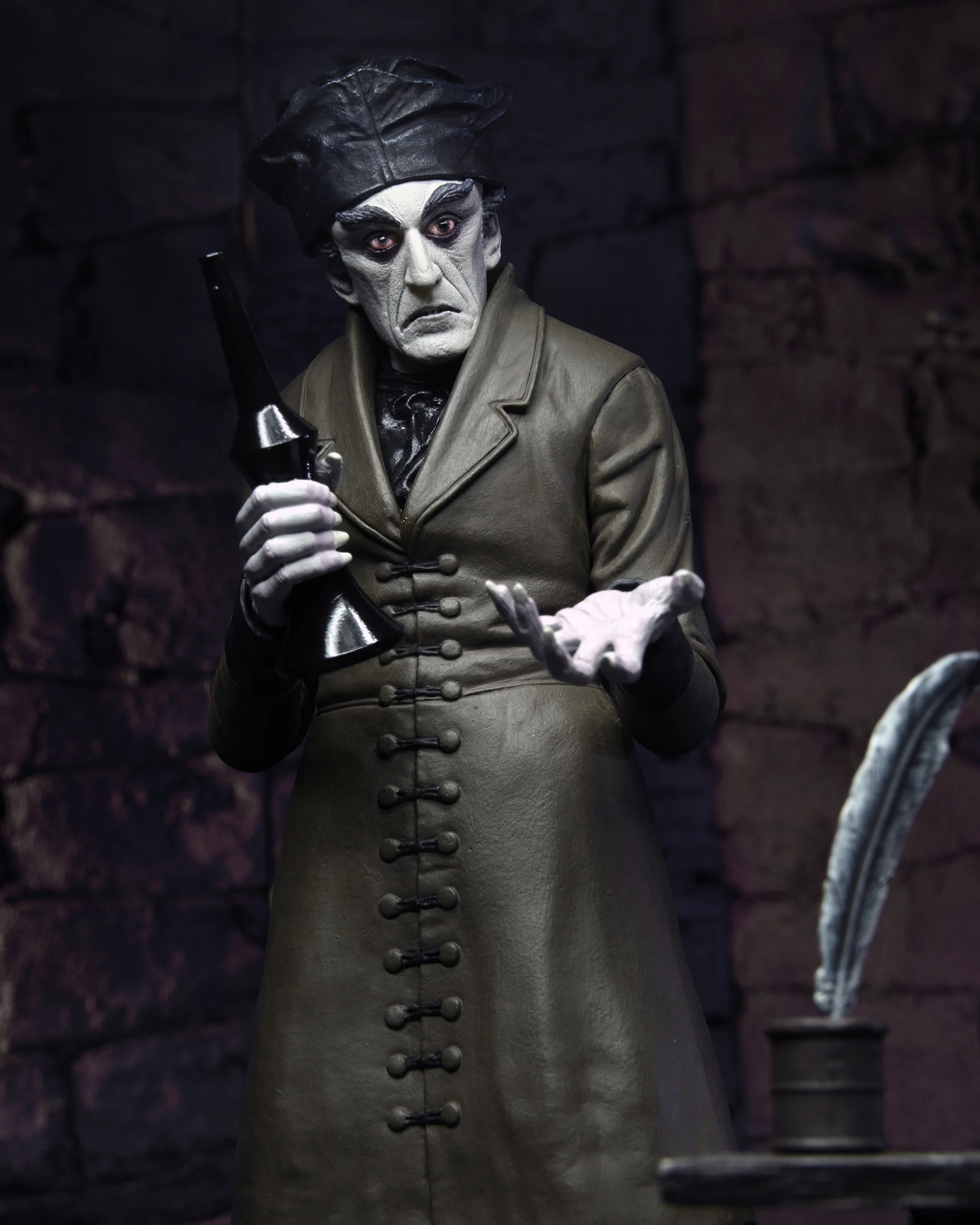 Nosferatu - Ultimate Count Orlok 7” Scale Action Figure (Color) - Image 7