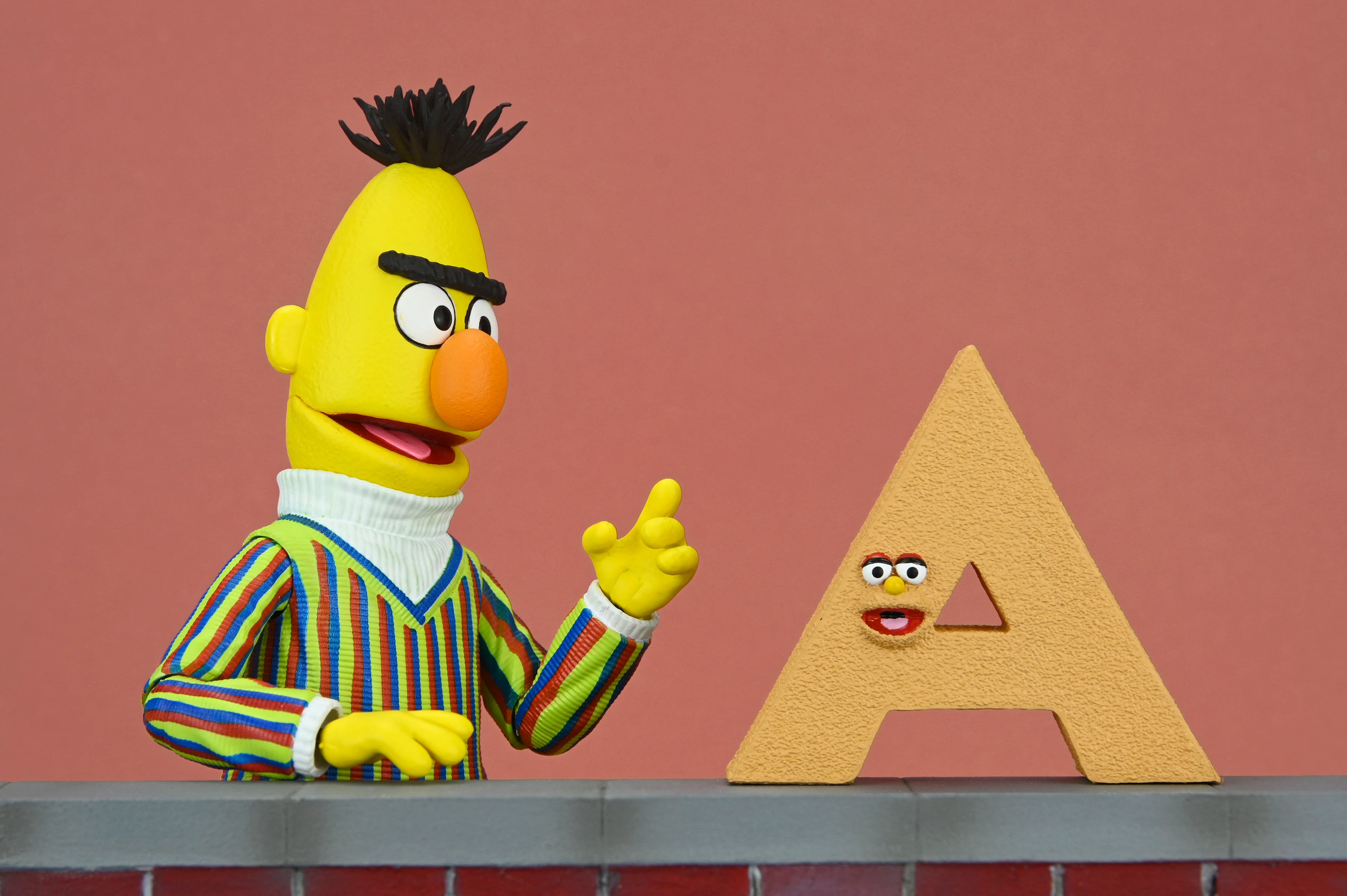 Sesame Street - Ultimate Bert 7” Scale Action Figure - Image 5