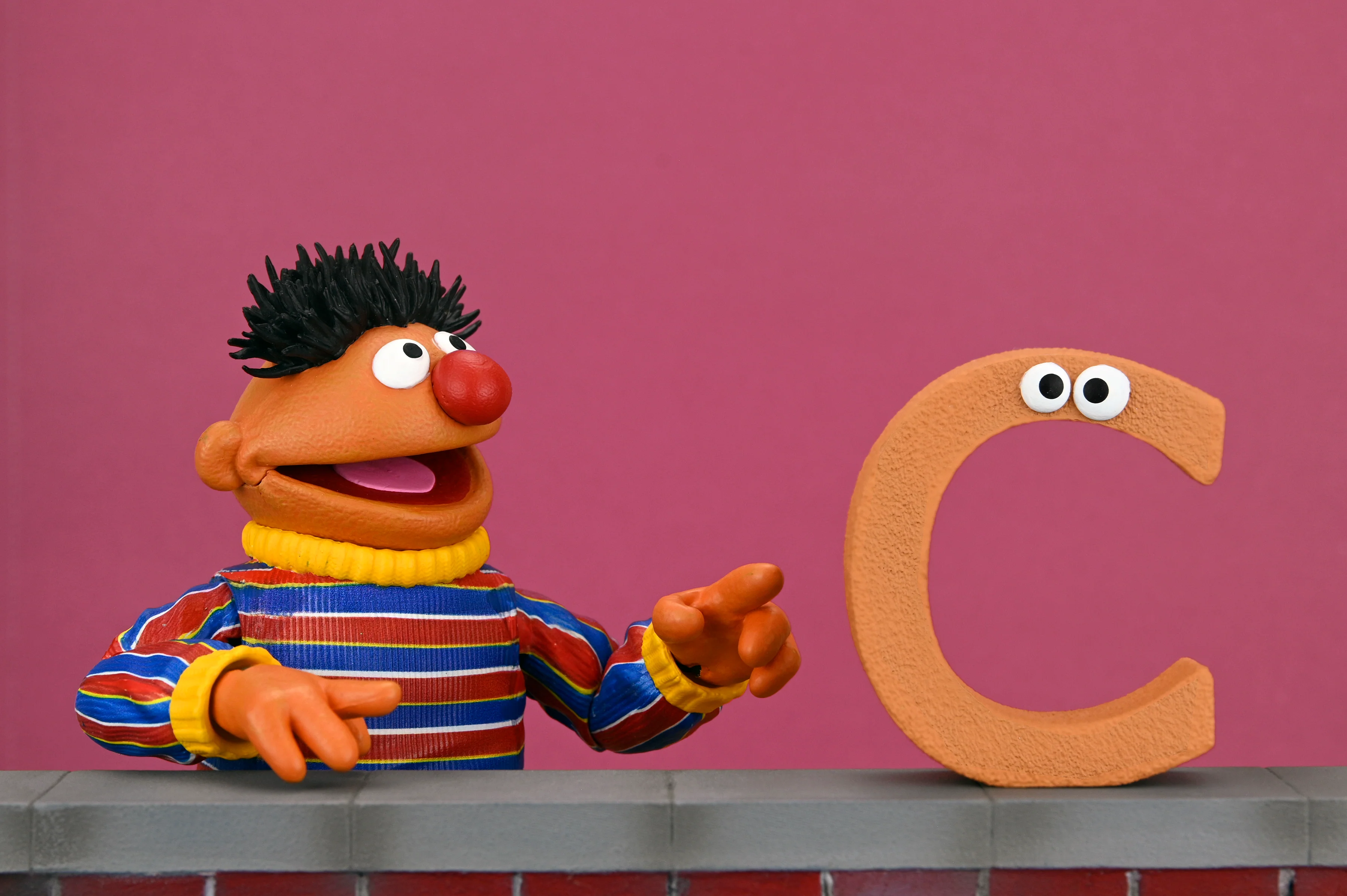Sesame Street - Ultimate Bert & Ernie 7” Scale Action Figures Bundle - Image 7