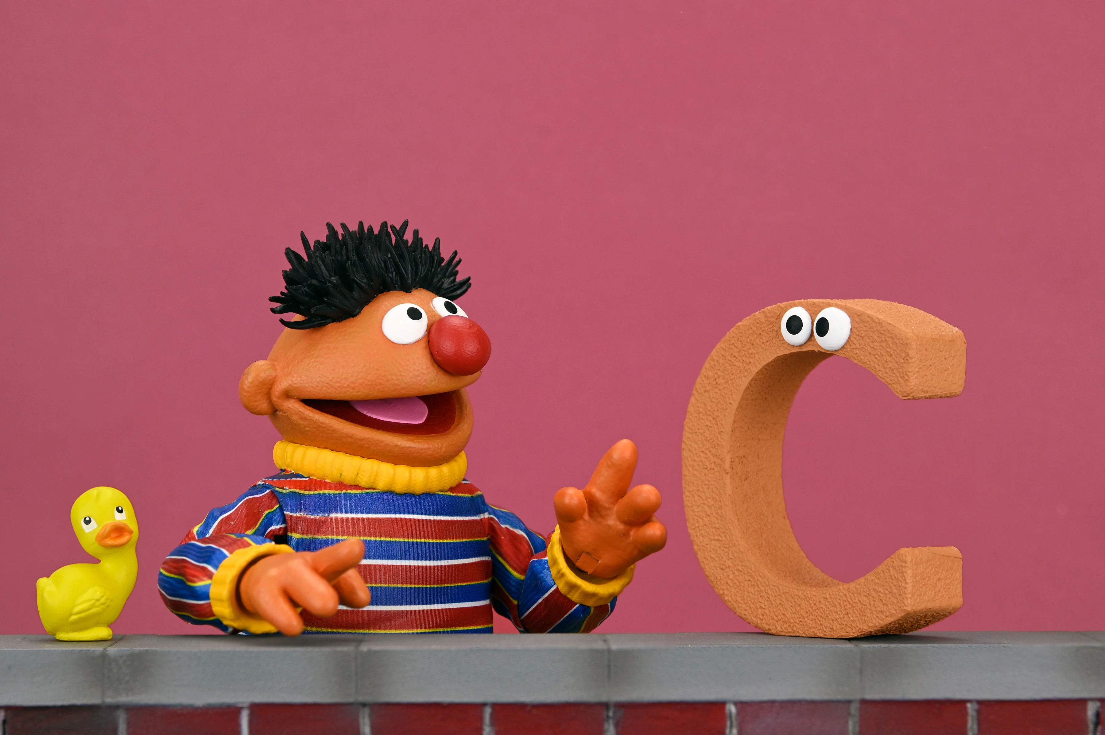 Sesame Street - Ultimate Ernie 7” Scale Action Figure - Image 7