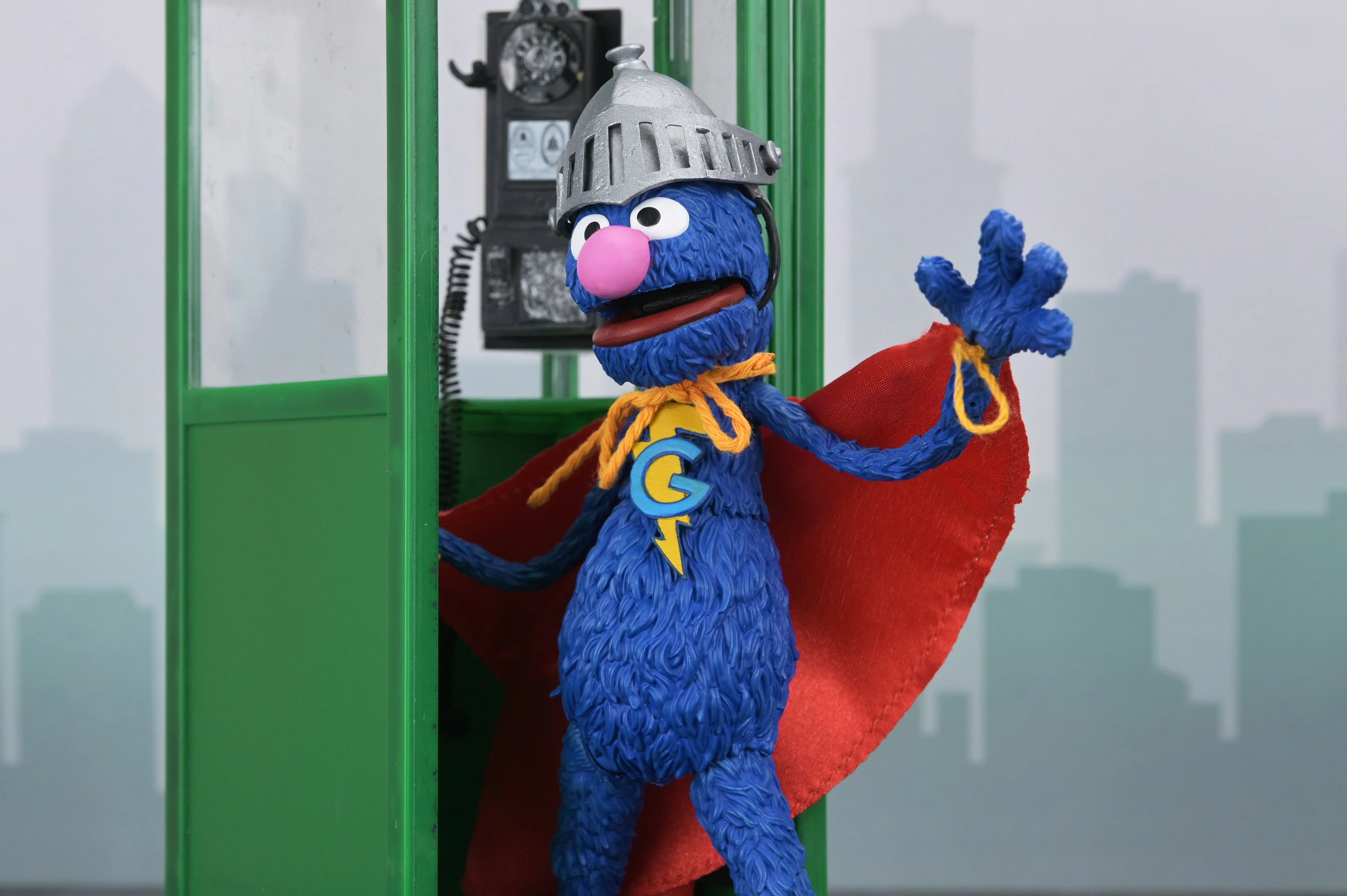Sesame Street - Ultimate Super Grover 7" Scale Action Figure - Image 17