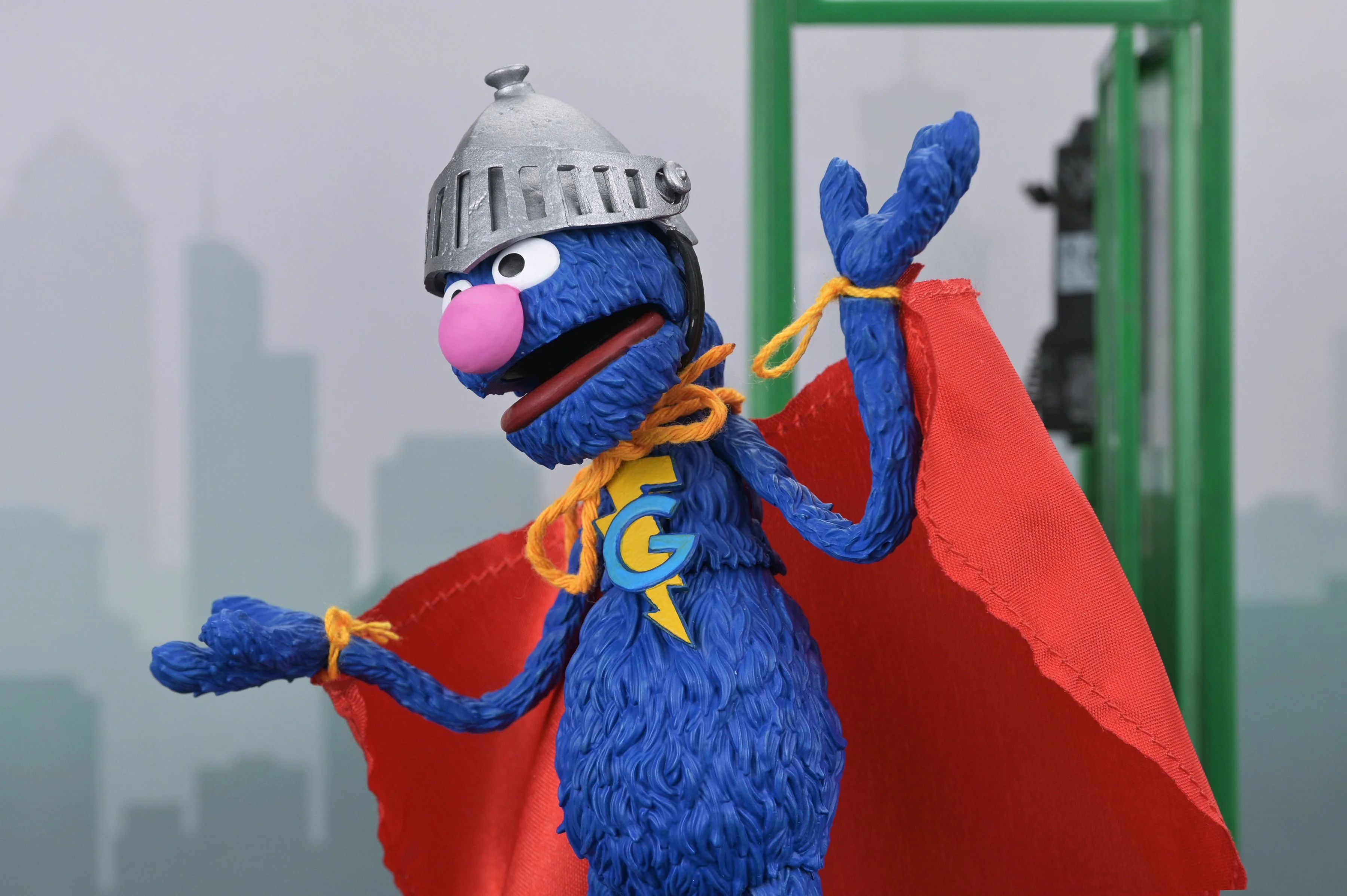 Sesame Street - Ultimate Super Grover 7" Scale Action Figure - Image 18
