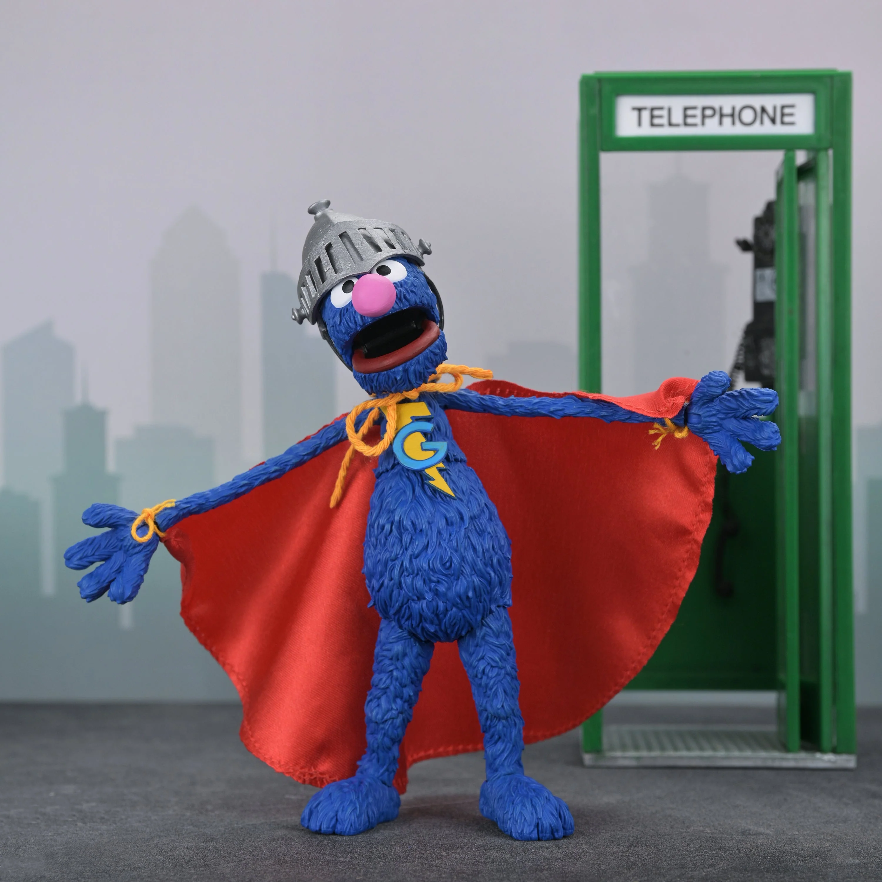 Sesame Street - Ultimate Super Grover 7" Scale Action Figure - Image 5