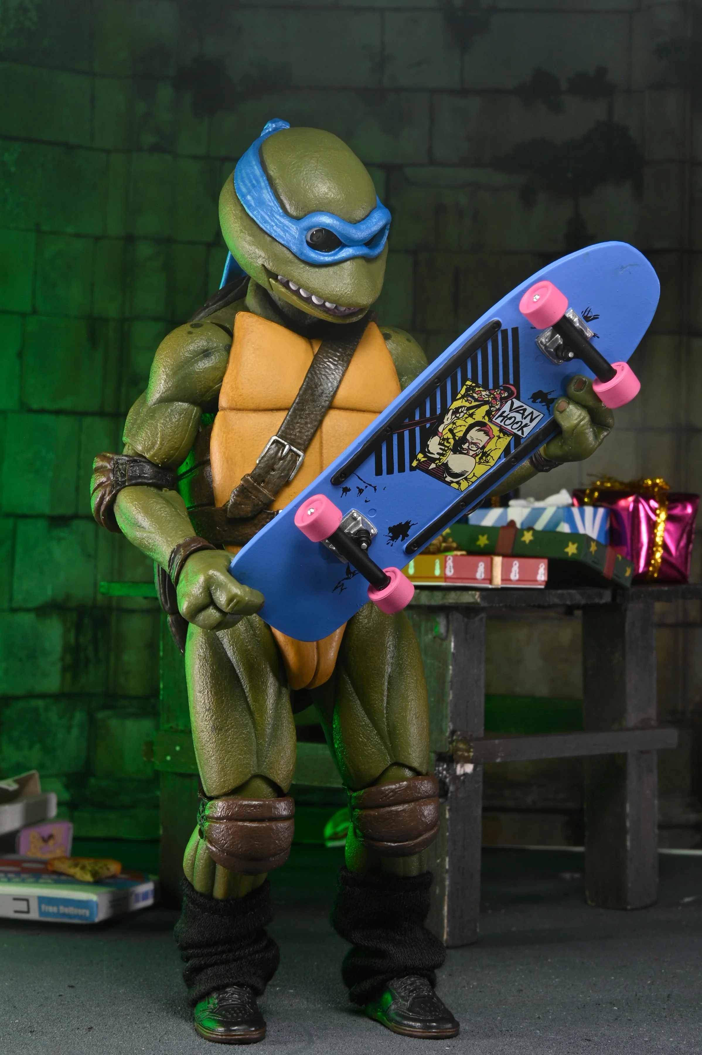 Teenage Mutant Ninja Turtles (1990 Movie) - Dimension X-Mas Vacation 7" Scale Action Figure (4-Pack) - Image 3
