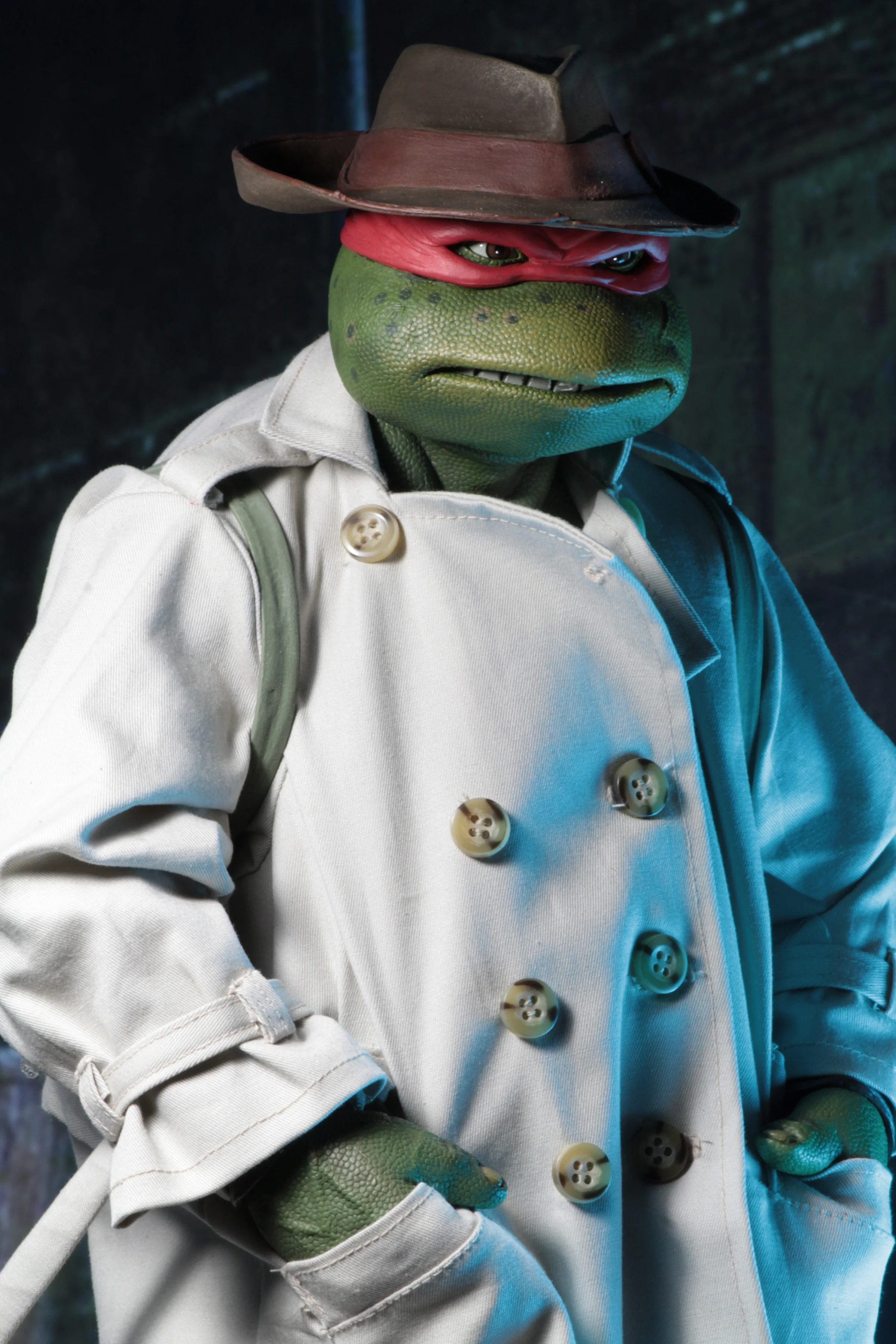 Teenage Mutant Ninja Turtles (1990 Movie) – Raphael (Disguise) 1/4 Scale Action Figure - Image 2