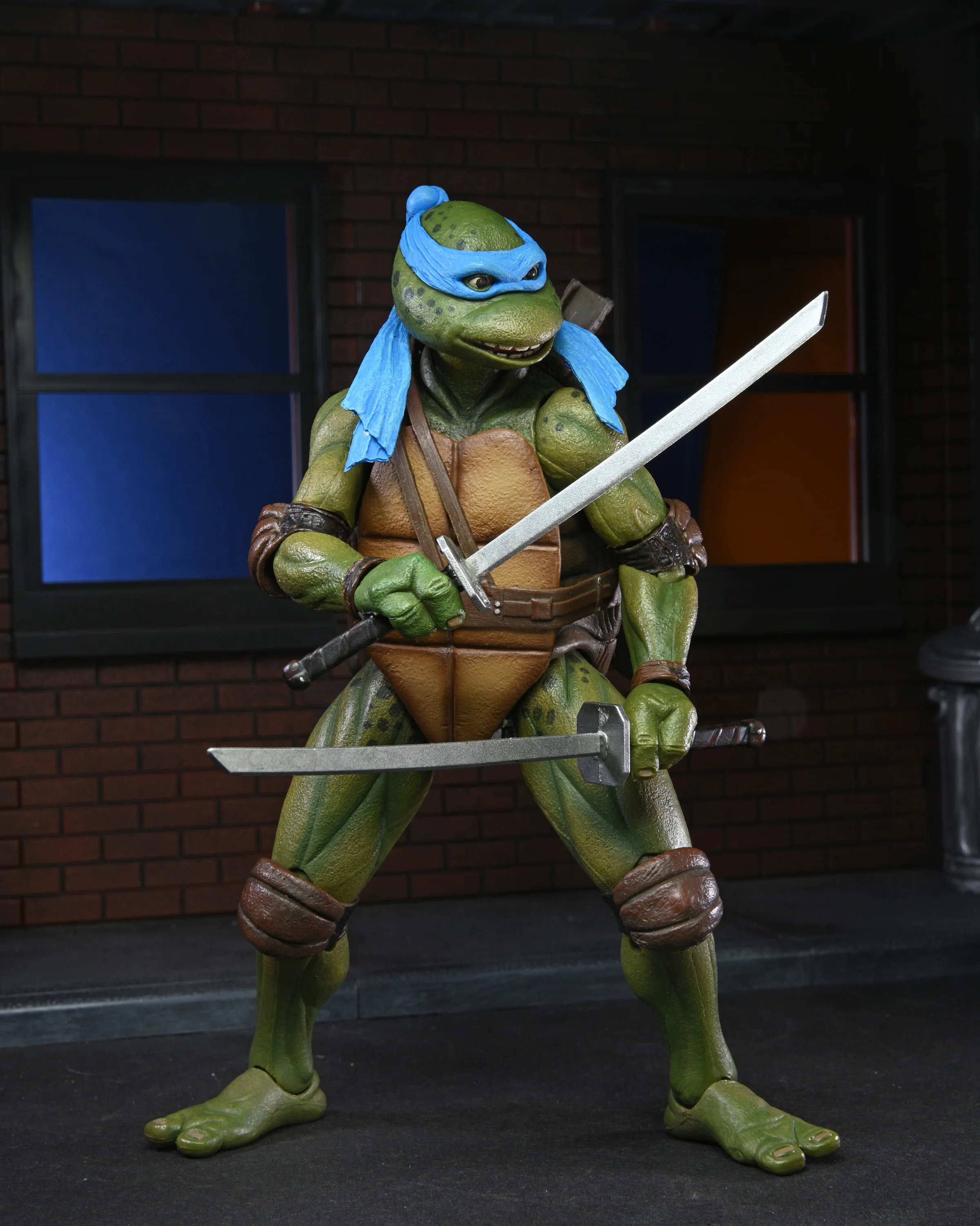 Teenage Mutant Ninja Turtles 2: Secrect of the Ooze - Leonardo & Raphael 7" Scale Action Figure (2 Pack) - Image 11