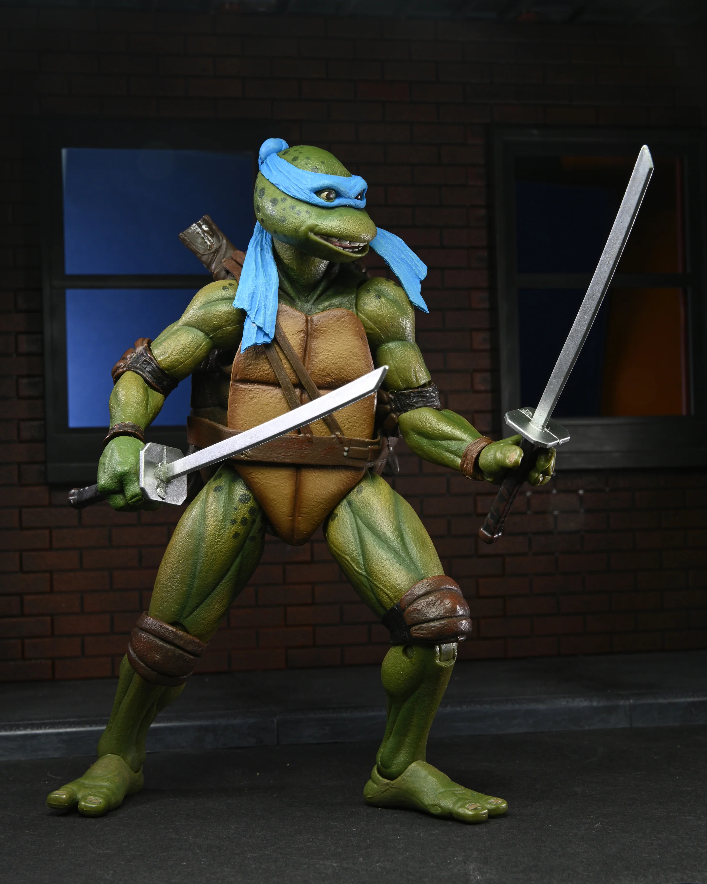 Teenage Mutant Ninja Turtles 2: Secrect of the Ooze - Leonardo & Raphael 7" Scale Action Figure (2 Pack) - Image 12