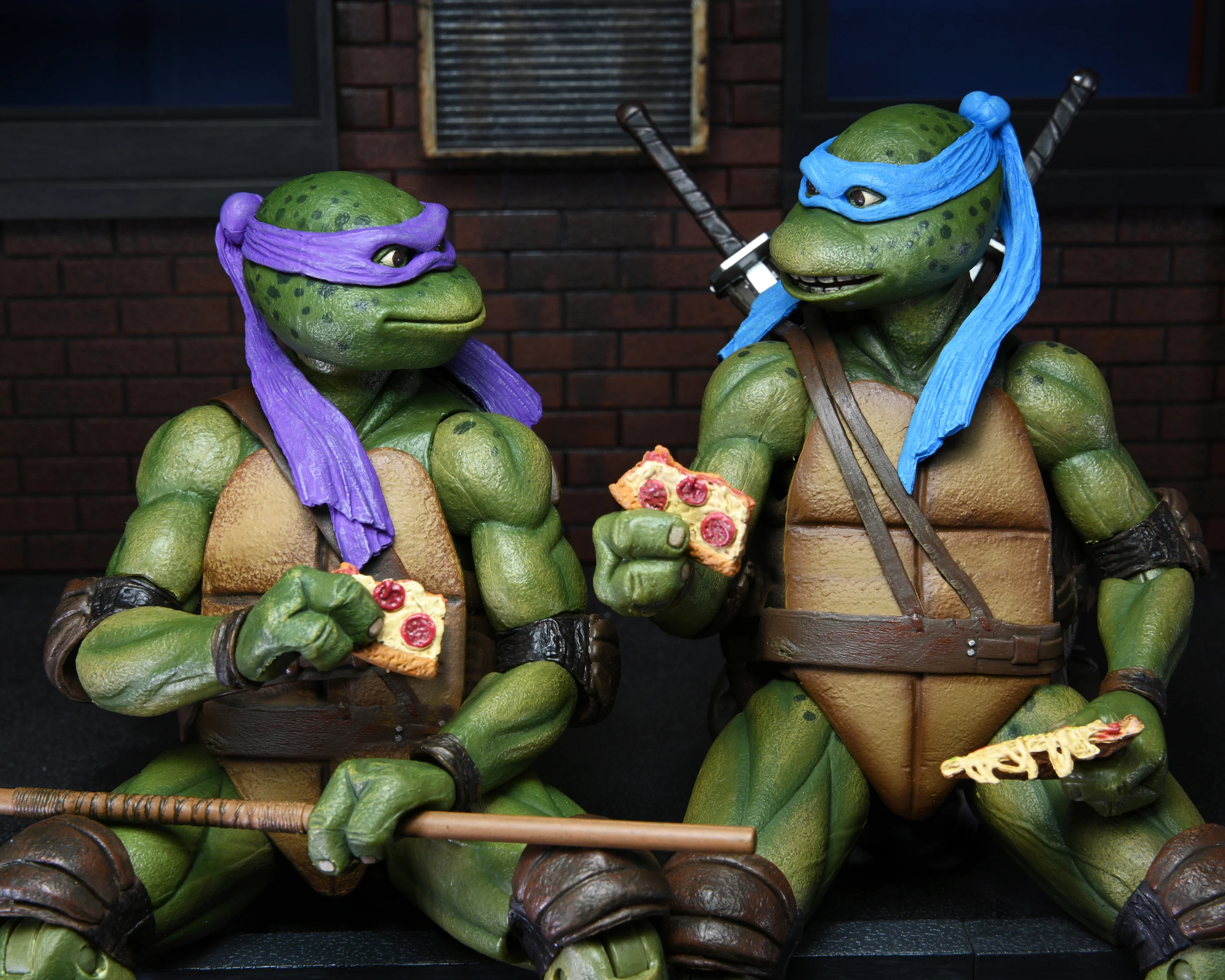 Teenage Mutant Ninja Turtles 2: Secrect of the Ooze - Leonardo & Raphael 7" Scale Action Figure (2 Pack) - Image 15