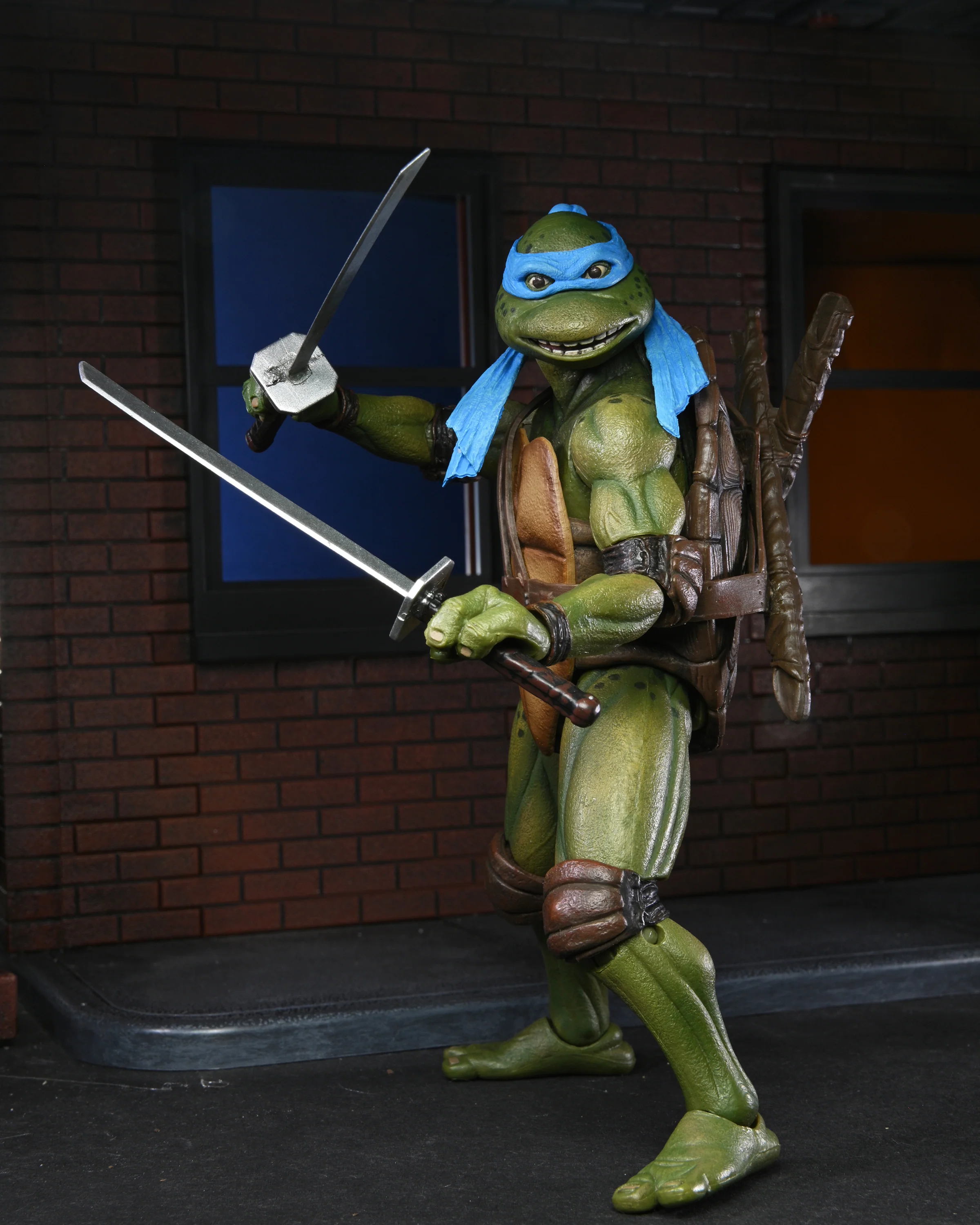 Teenage Mutant Ninja Turtles 2: Secrect of the Ooze - Leonardo & Raphael 7" Scale Action Figure (2 Pack) - Image 9