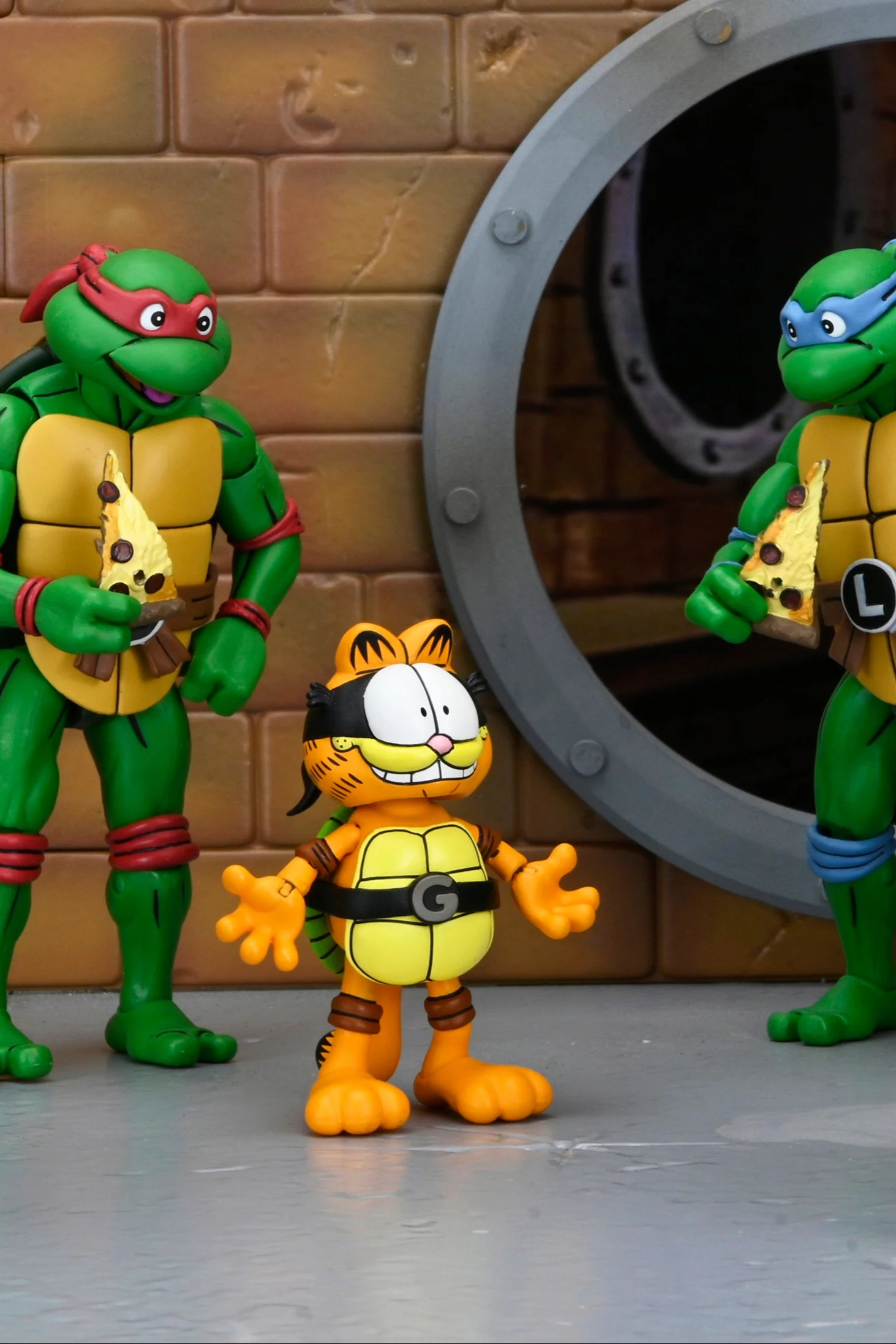 Teenage Mutant Ninja Turtles (Archie Comics) x Garfield - Ultimate Garfello & Odie 7” Scale Action Figures - Image 5
