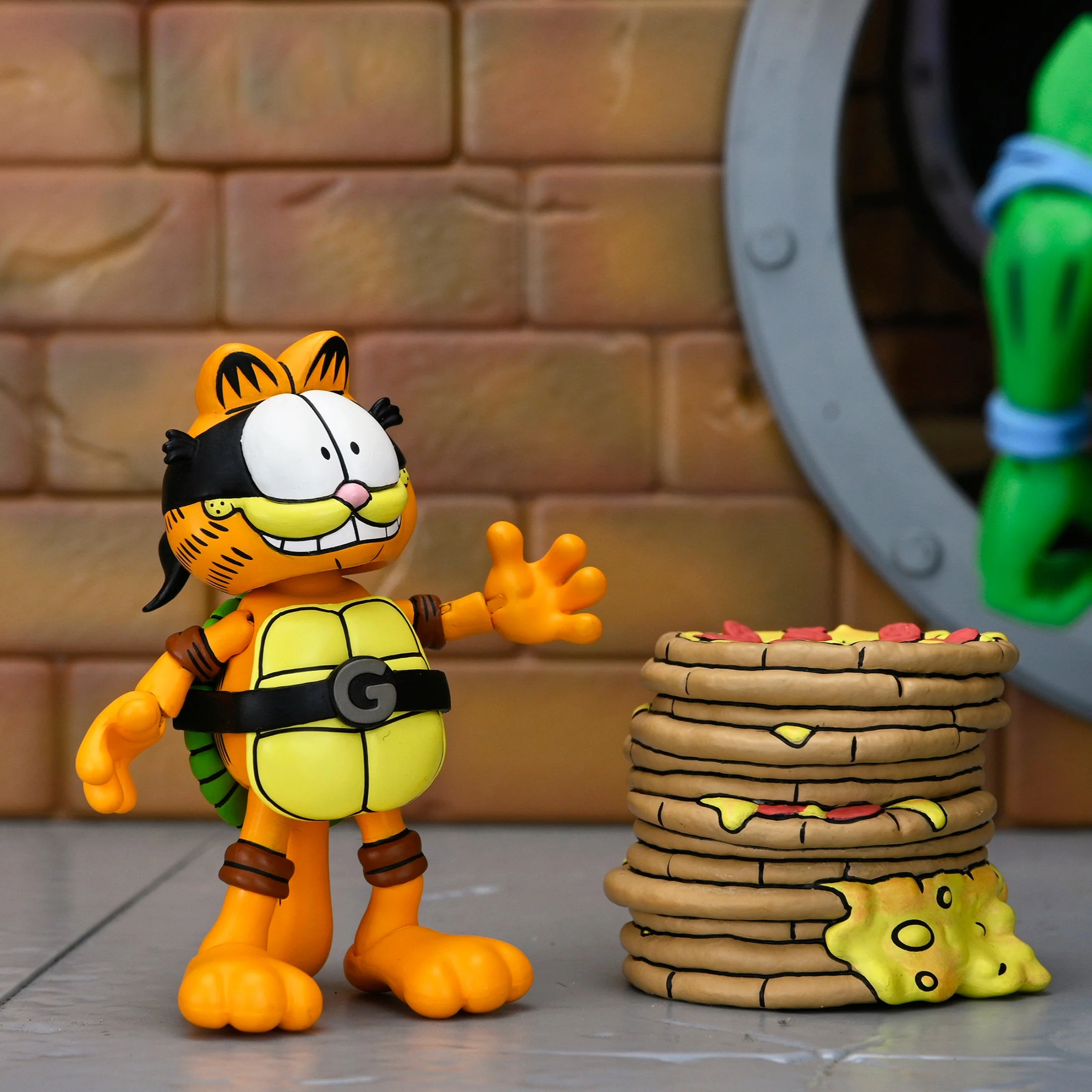 Teenage Mutant Ninja Turtles (Archie Comics) x Garfield - Ultimate Garfello & Odie 7” Scale Action Figures - Image 7