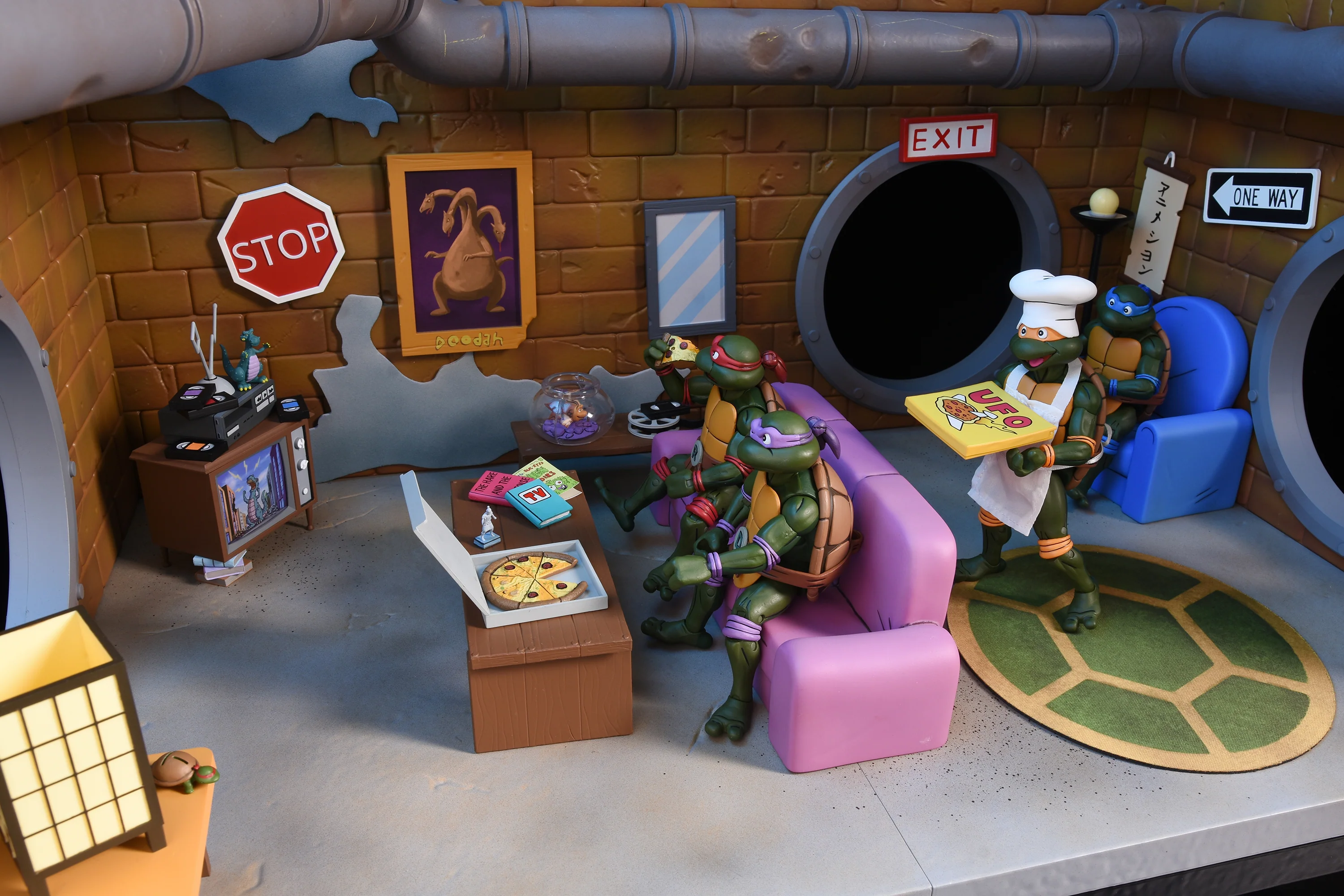 Teenage Mutant Ninja Turtles (Cartoon) - Sewer Lair - Living Room Diorama - Image 15