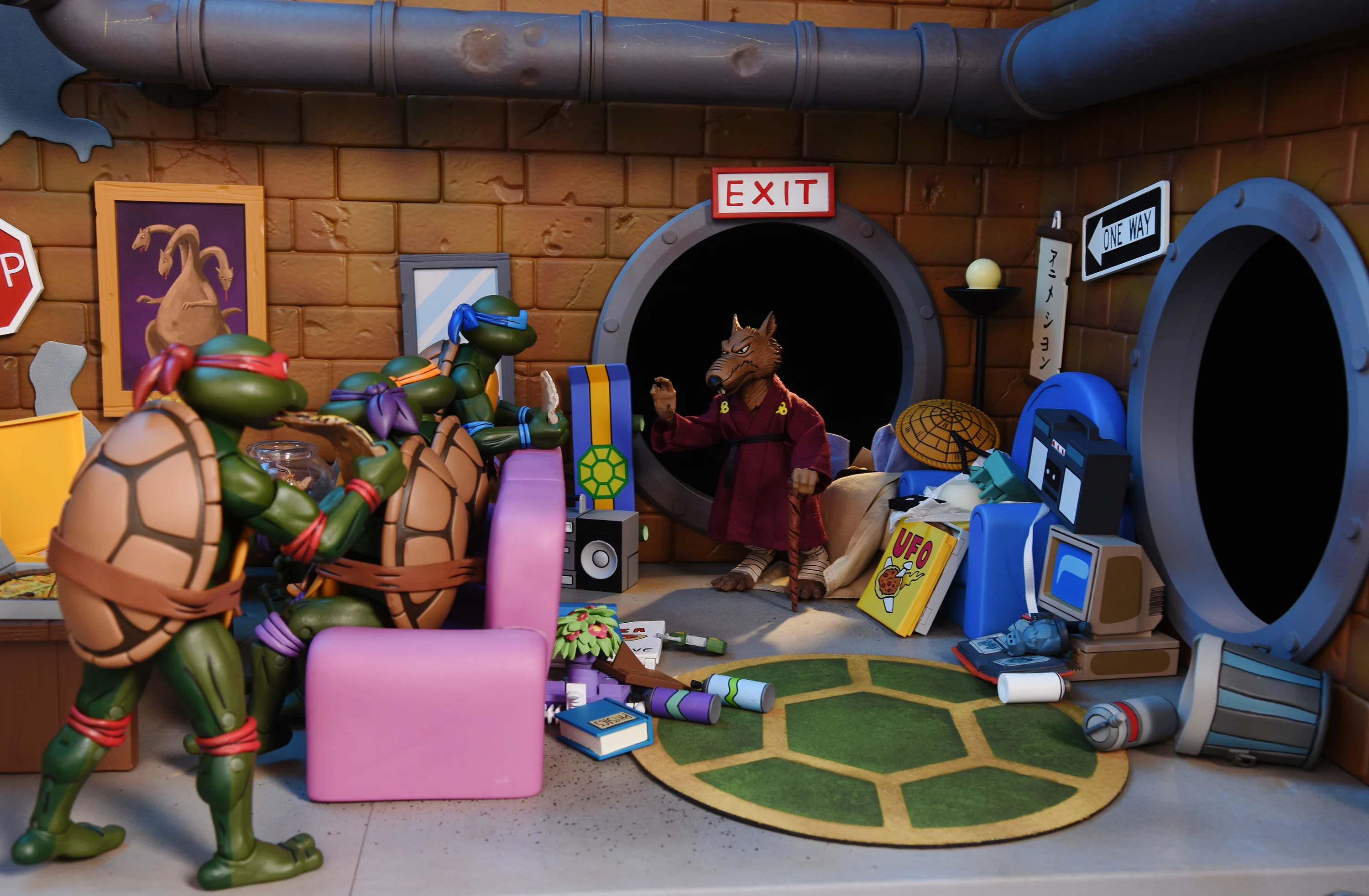 Teenage Mutant Ninja Turtles (Cartoon) - Sewer Lair - Living Room Diorama - Image 19