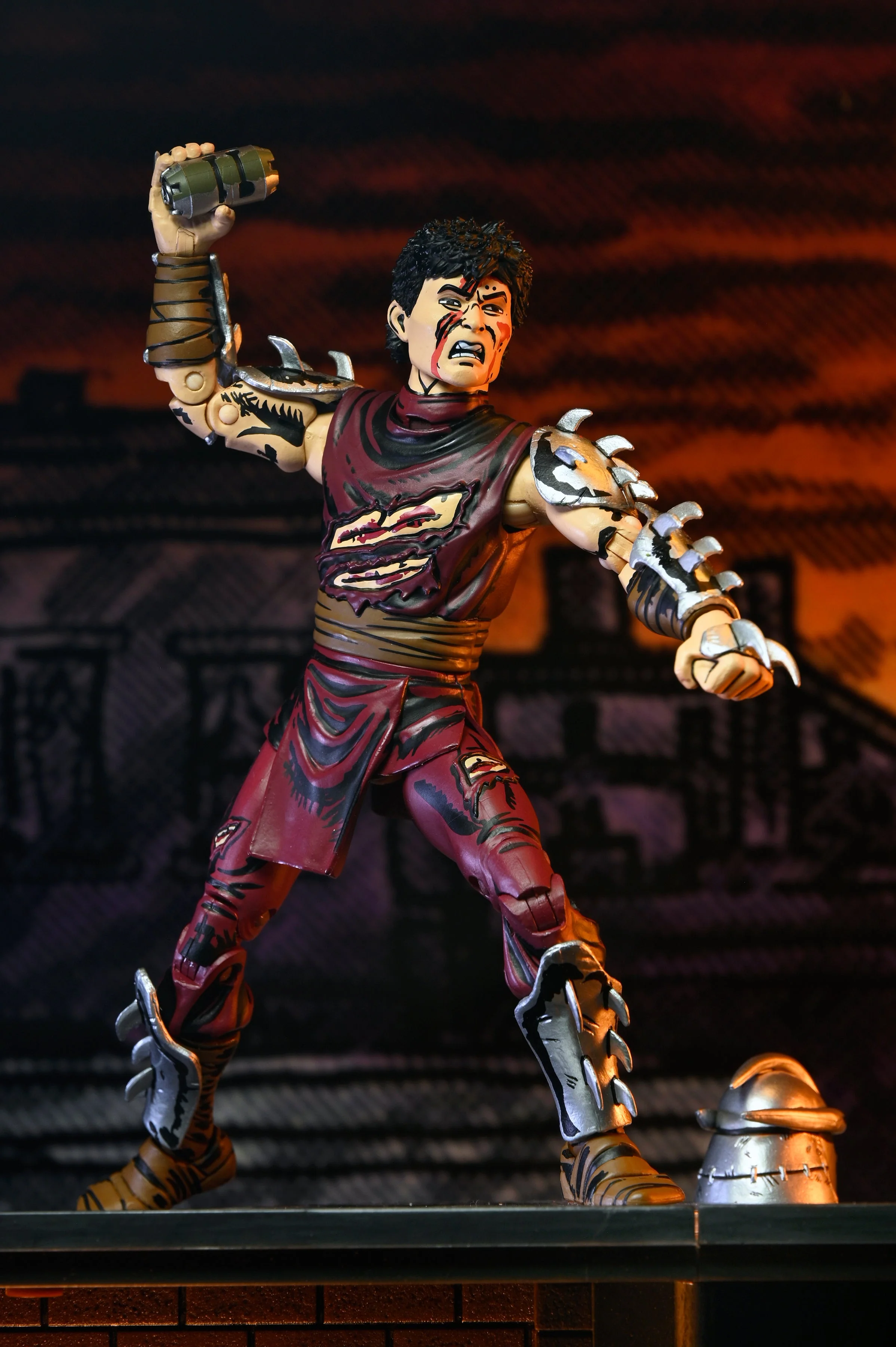 Teenage Mutant Ninja Turtles (Mirage Comics) - Battle-Damaged Shredder 7" Scale Action Figure (Classic Colors) - Image 4