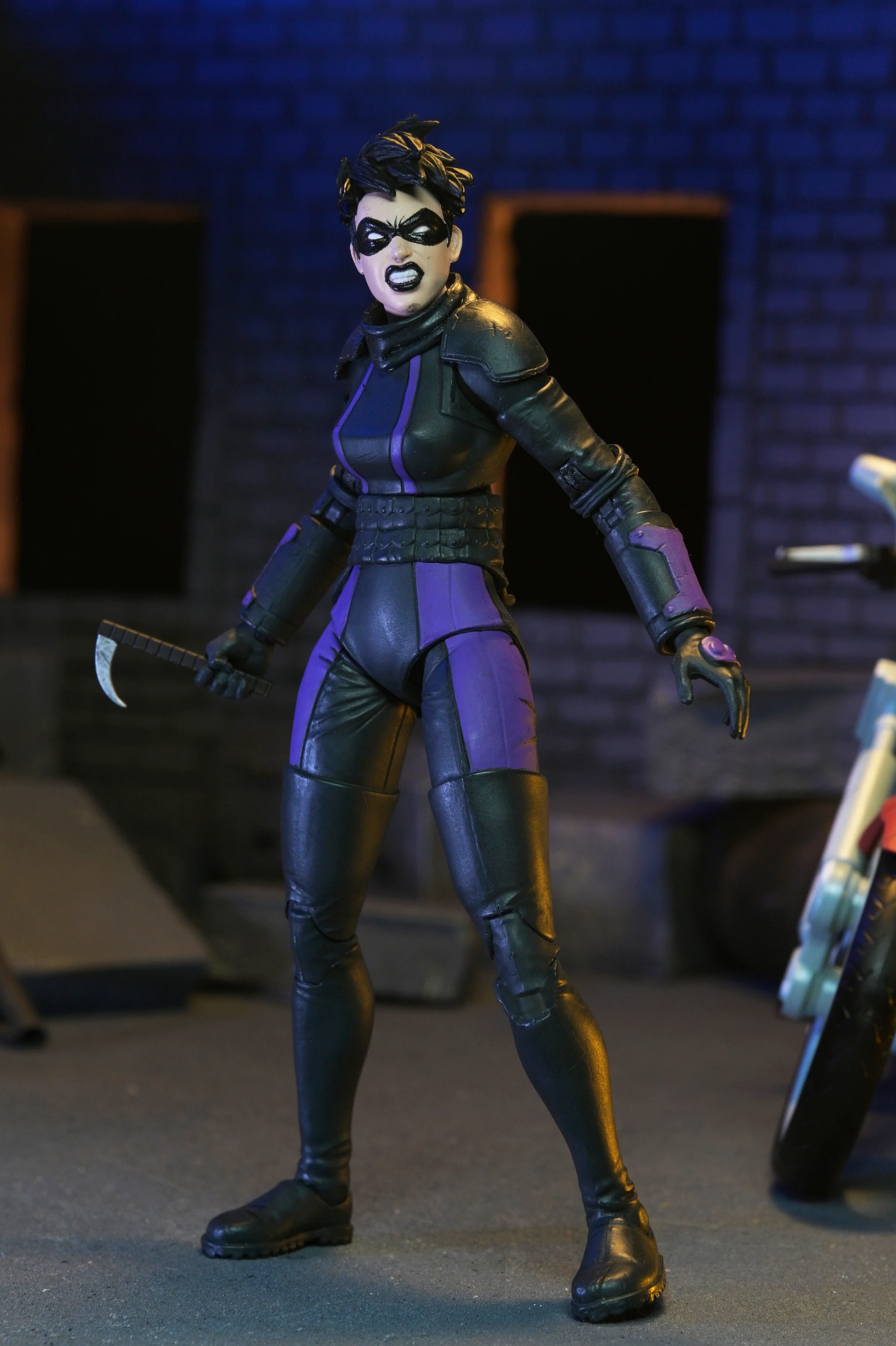 Teenage Mutant Ninja Turtles (The Last Ronin) - Casey Marie with Motorcycle 7" Scale Action Figure - Image 8