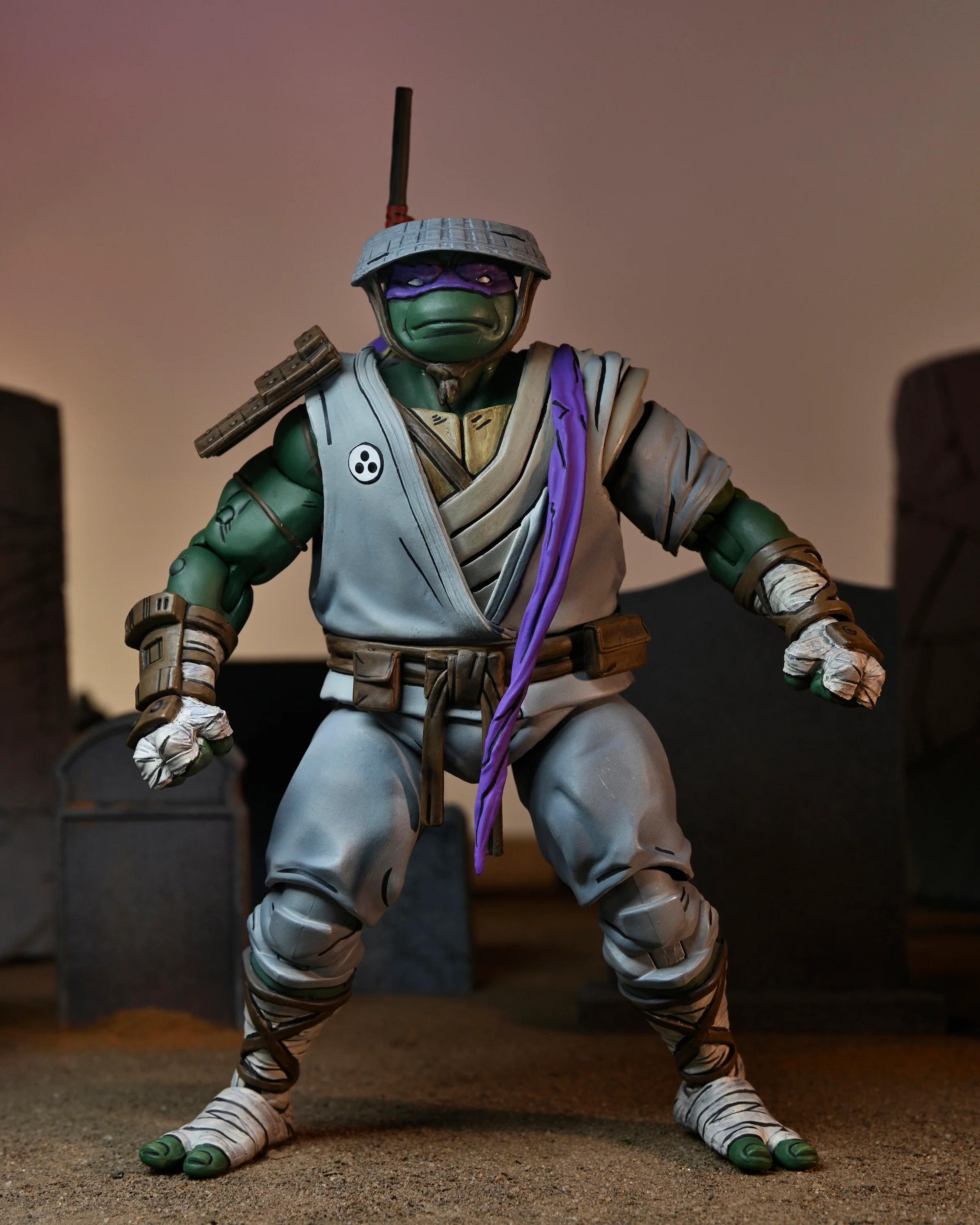 Teenage Mutant Ninja Turtles (The Last Ronin) - Ultimate Donatello 7" Scale Action Figure - Image 3