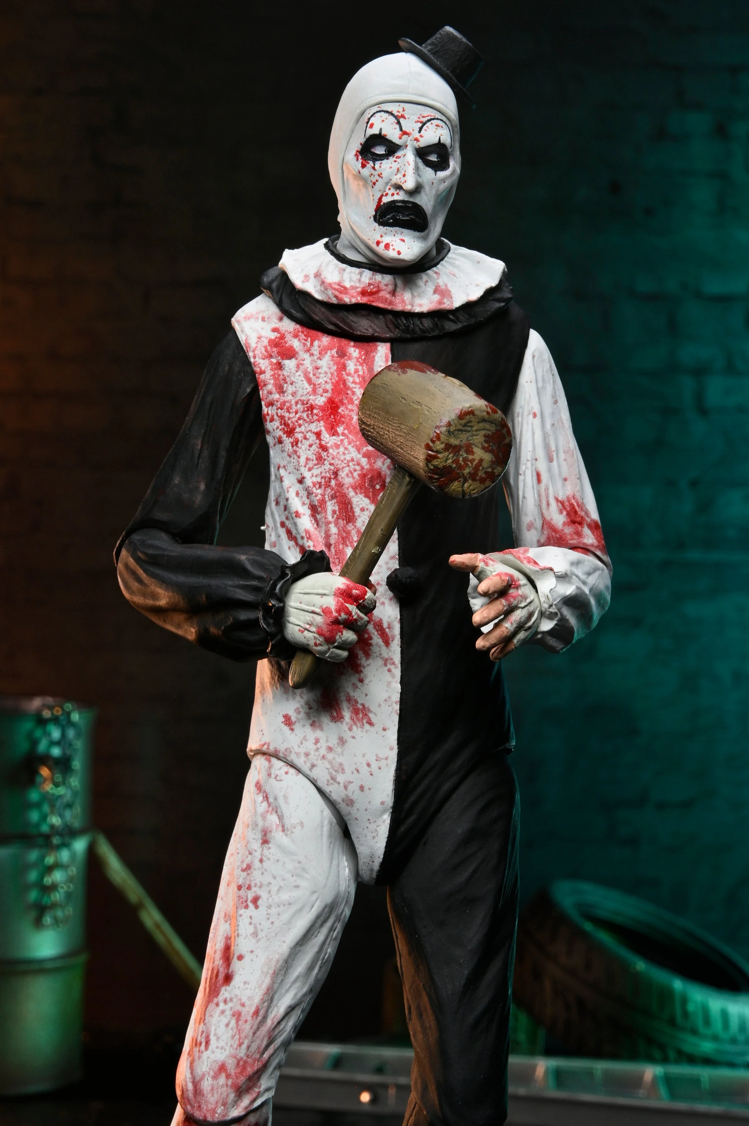 Terrifier 2 - Ultimate Art the Clown 7" Scale Action Figure (Blood Splattered) (PRE-ORDER) - Image 10