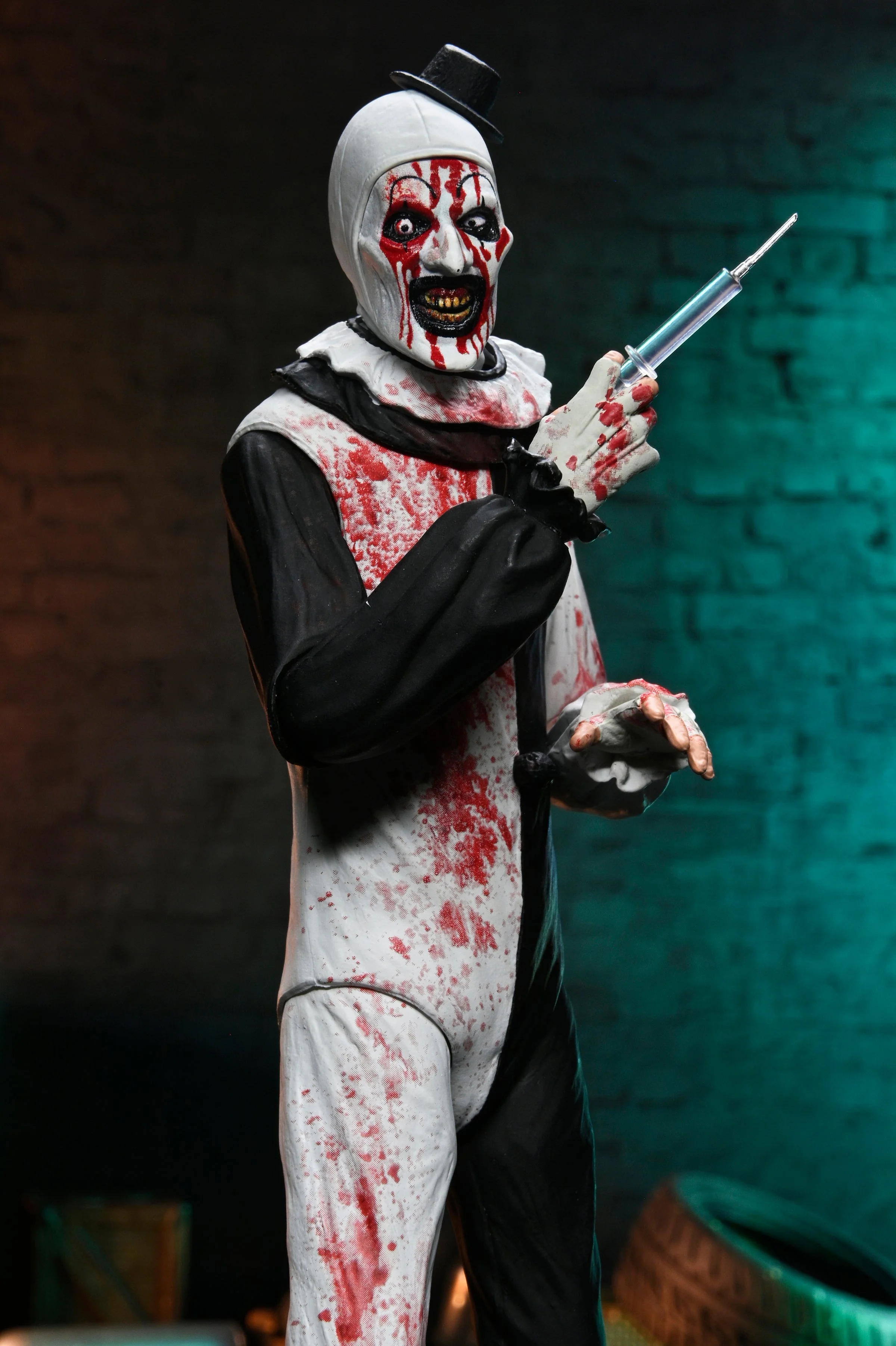 Terrifier 2 - Ultimate Art the Clown 7" Scale Action Figure (Blood Splattered) (PRE-ORDER) - Image 6