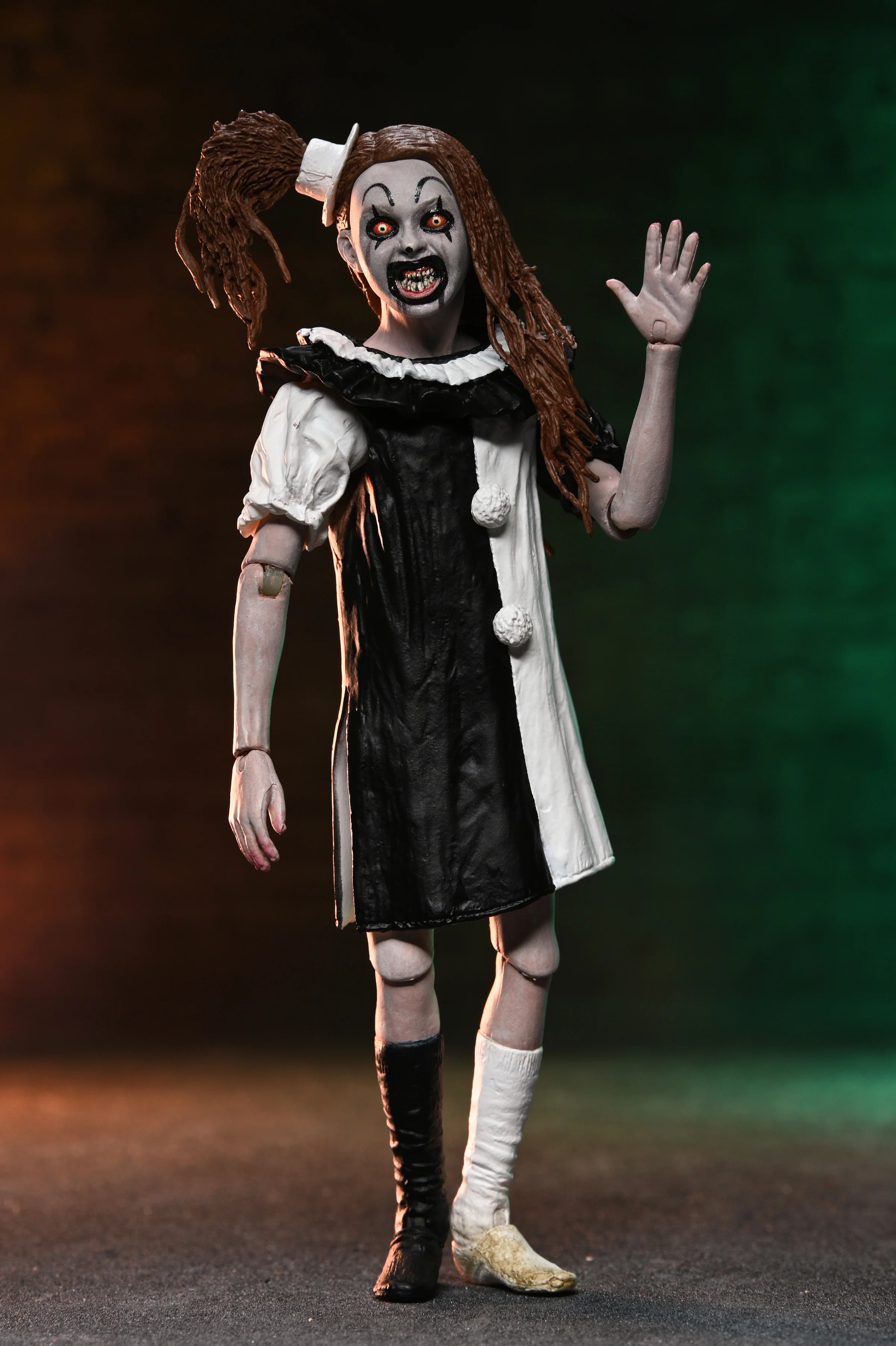 Terrifier 2 - Ultimate Art the Clown and The Little Pale Girl 7" Scale Action Figure 2-Pack (PRE-ORDER) - Image 16