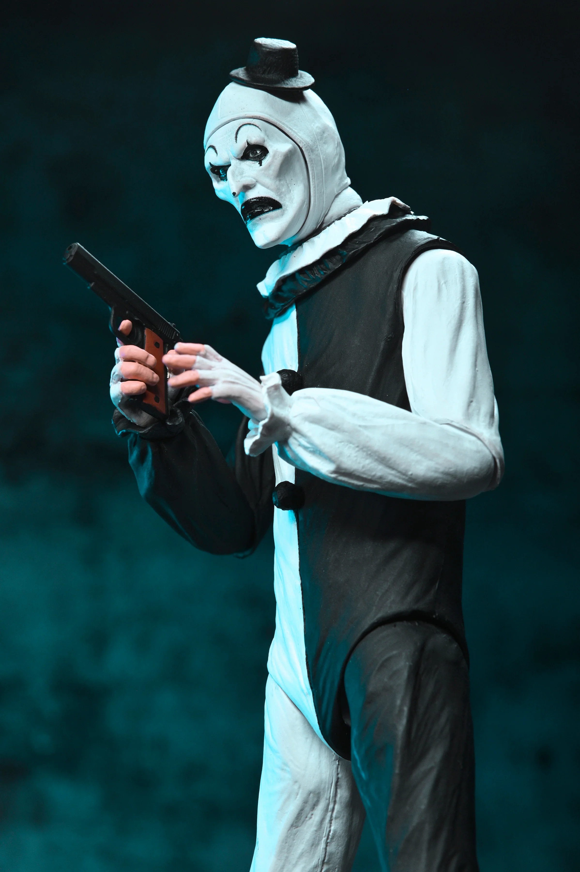 Terrifier - Ultimate Art the Clown 7" Scale Action Figure - Image 11