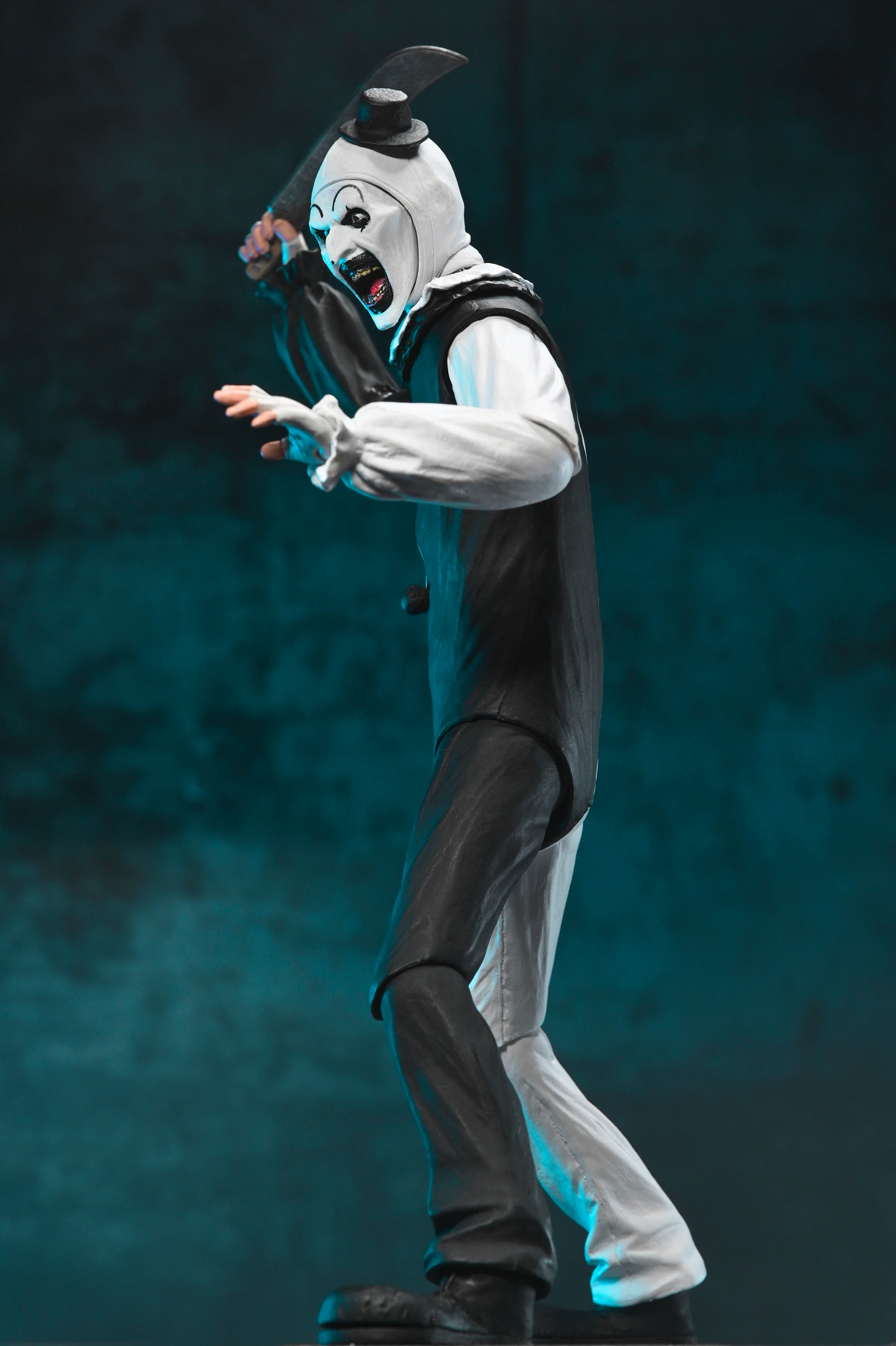 Terrifier - Ultimate Art the Clown 7" Scale Action Figure - Image 14