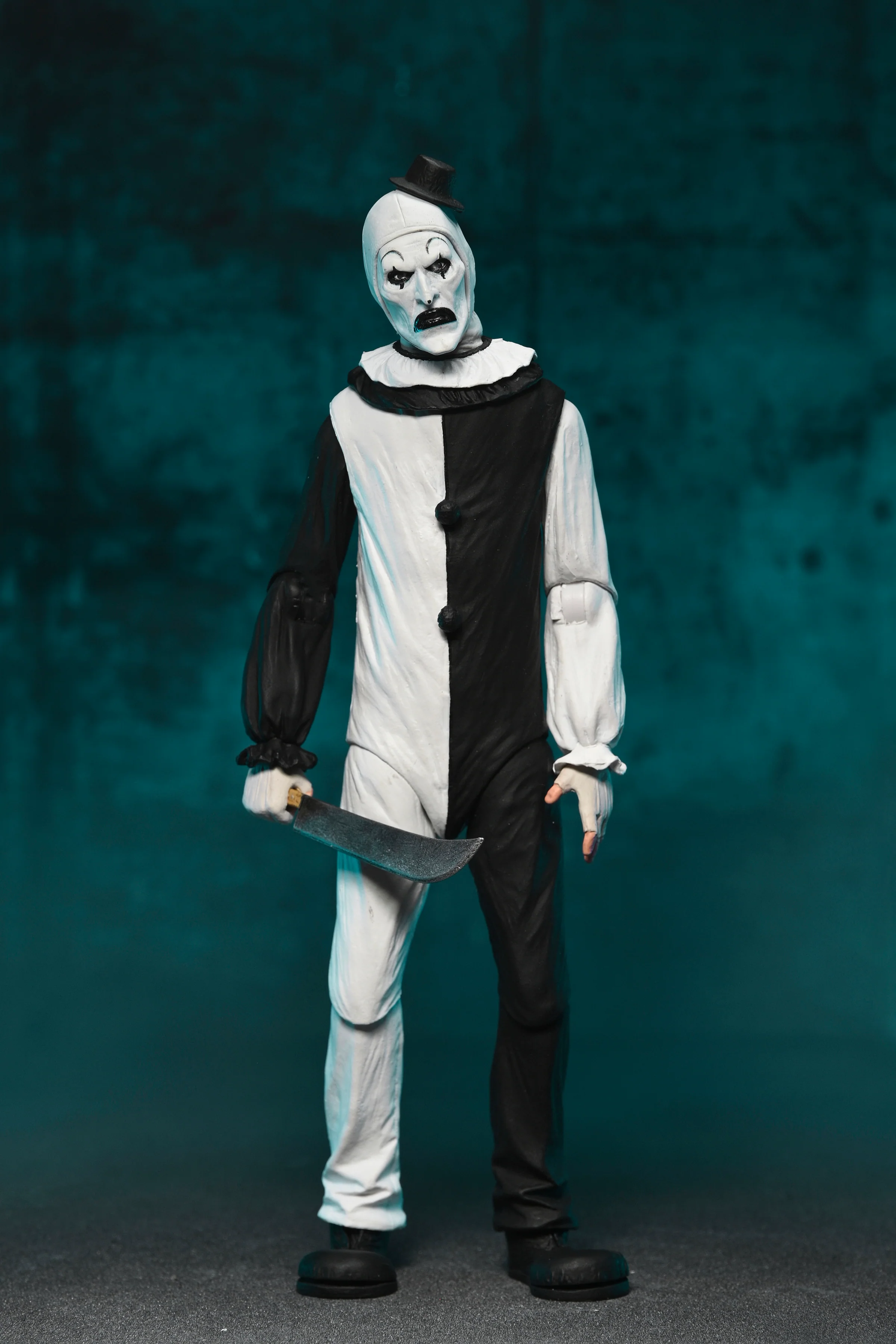 Terrifier - Ultimate Art the Clown 7" Scale Action Figure - Image 3