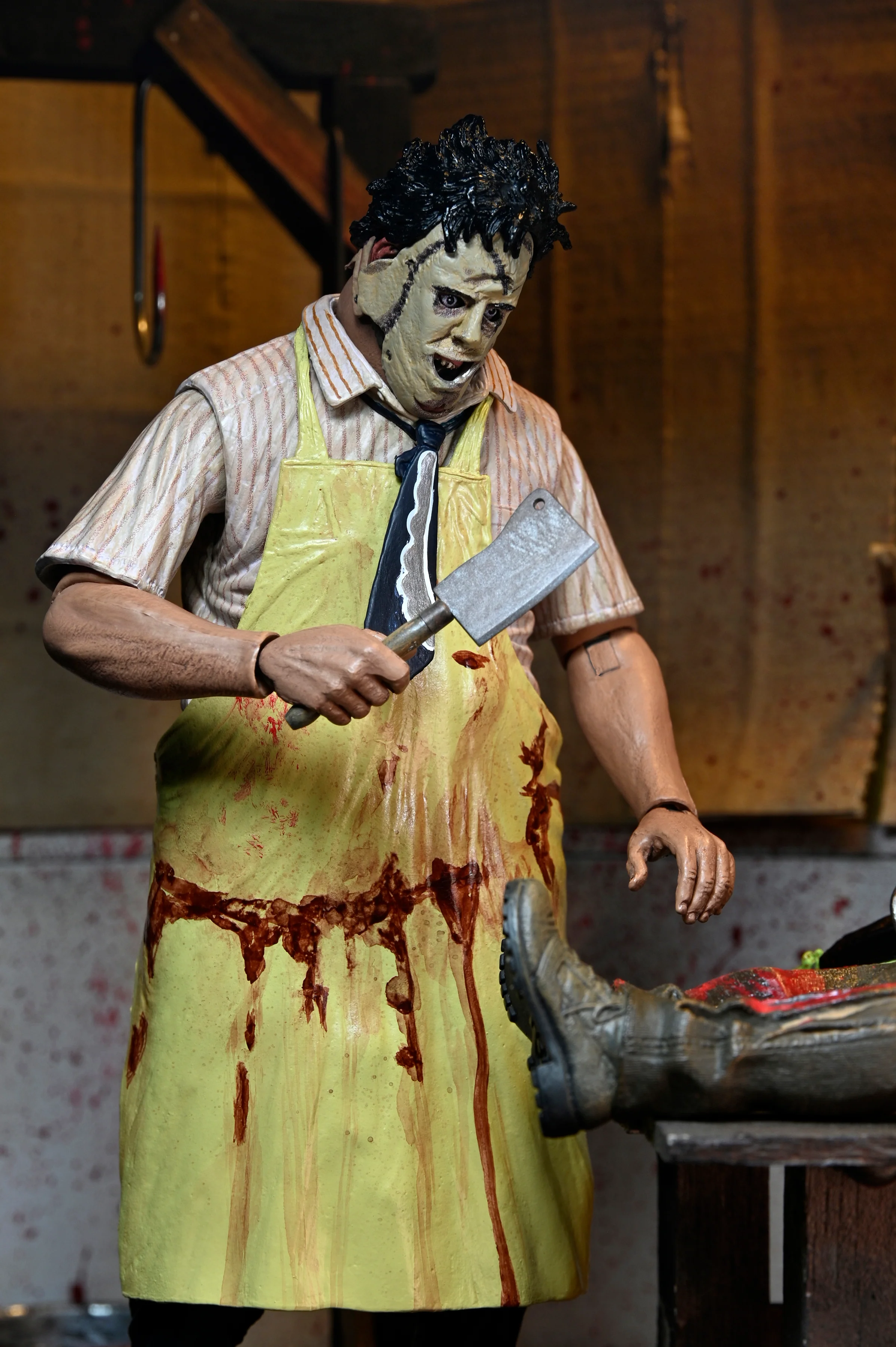 Texas Chainsaw Massacre - 50th Anniversary Ultimate Leatherface 7" Scale Action Figure - Image 8
