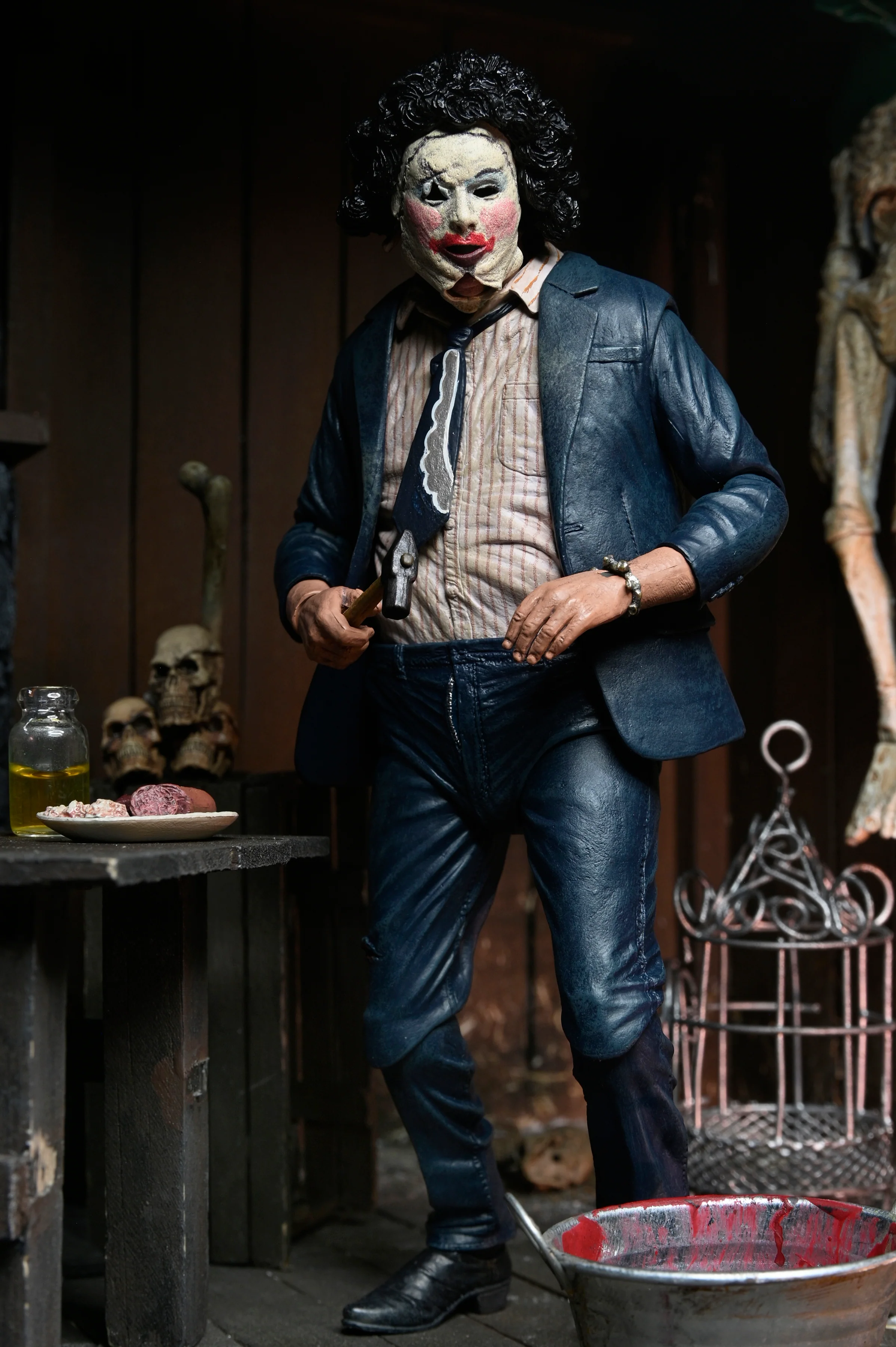 Texas Chainsaw Massacre - 50th Anniversary Ultimate Leatherface with Pretty Woman Mask 7" Scale Action Figure - Image 6