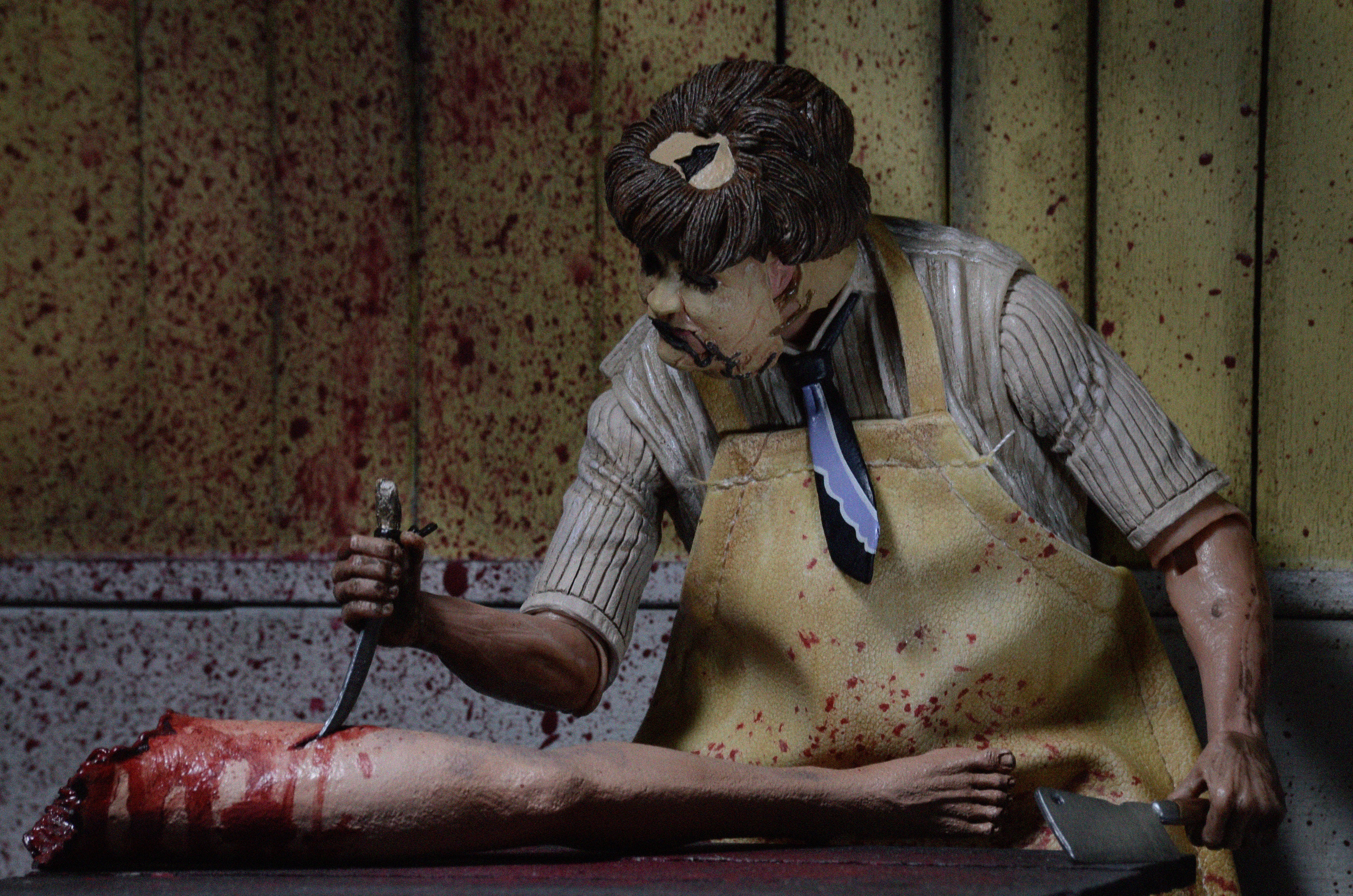 Texas Chainsaw Massacre - Ultimate Leatherface 7" Scale Action Figure - Image 14